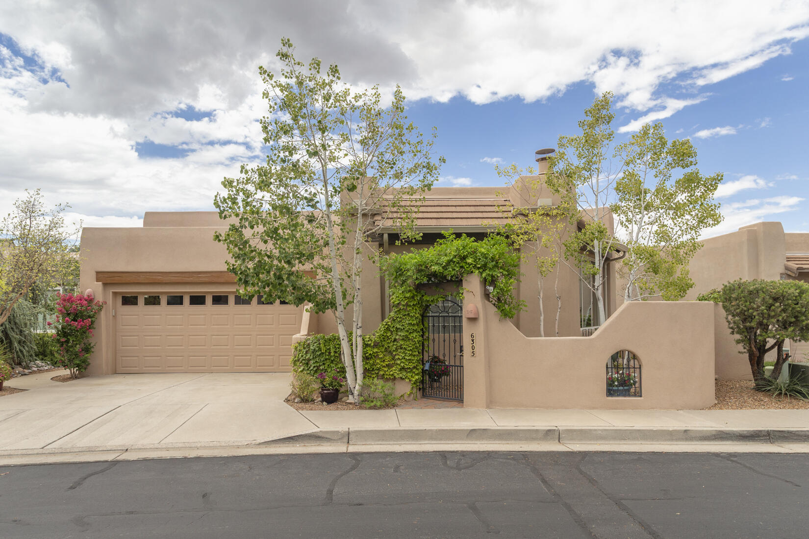 Photo 4 — 6305 Greyleaf Trail NE