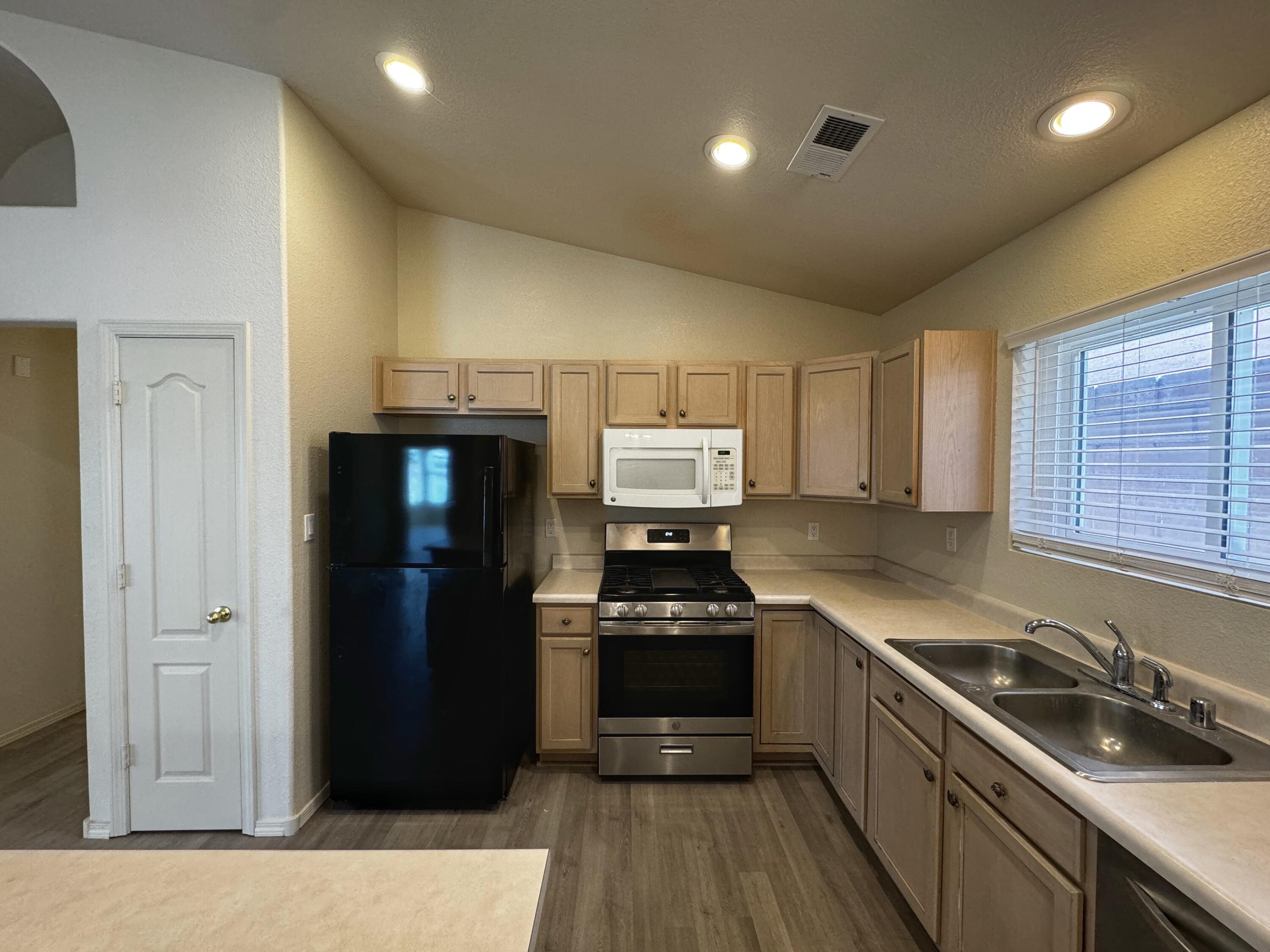 Photo 9 — 7152 Elk Creek Road NE