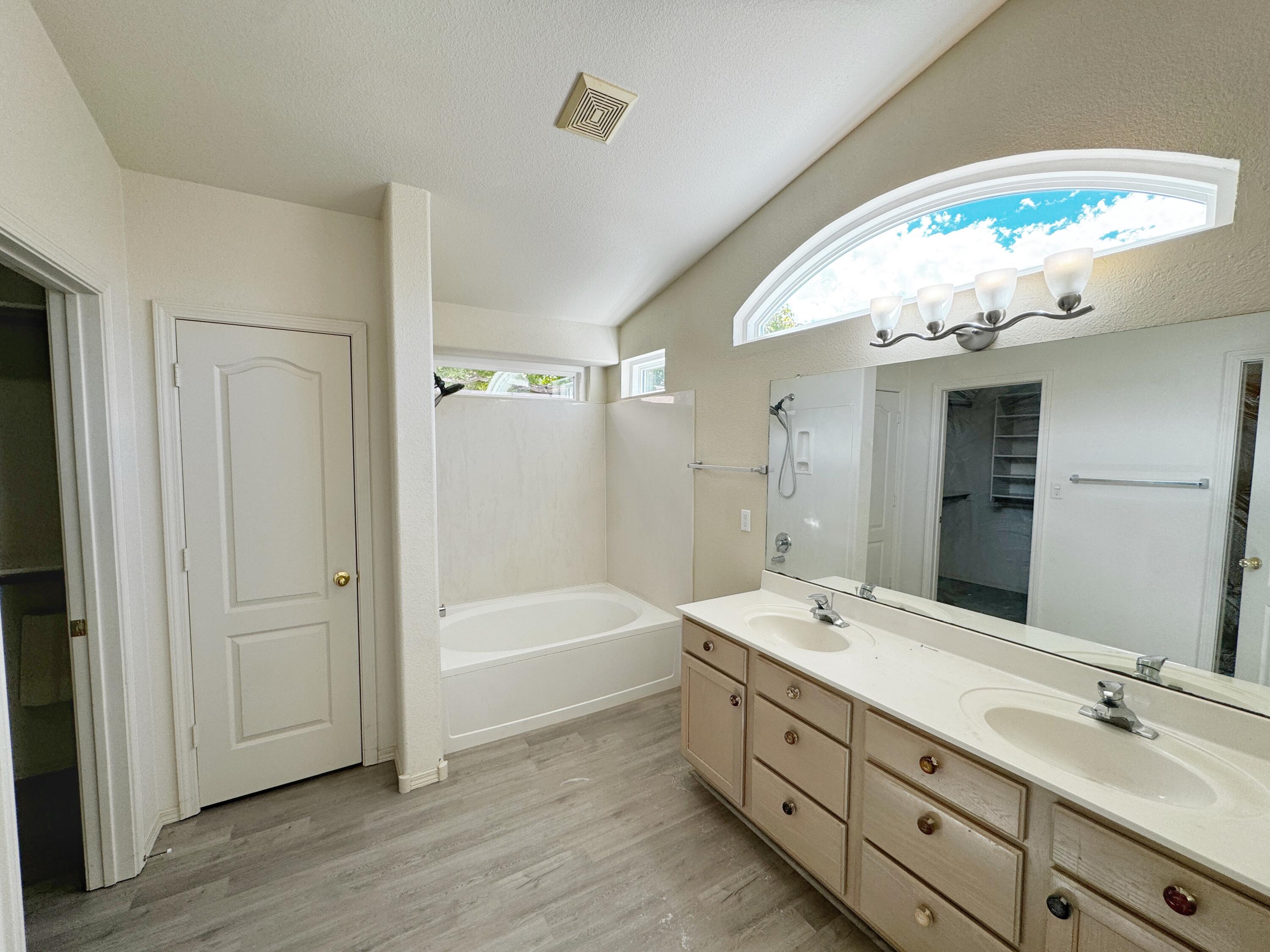 Photo 18 — 7152 Elk Creek Road NE