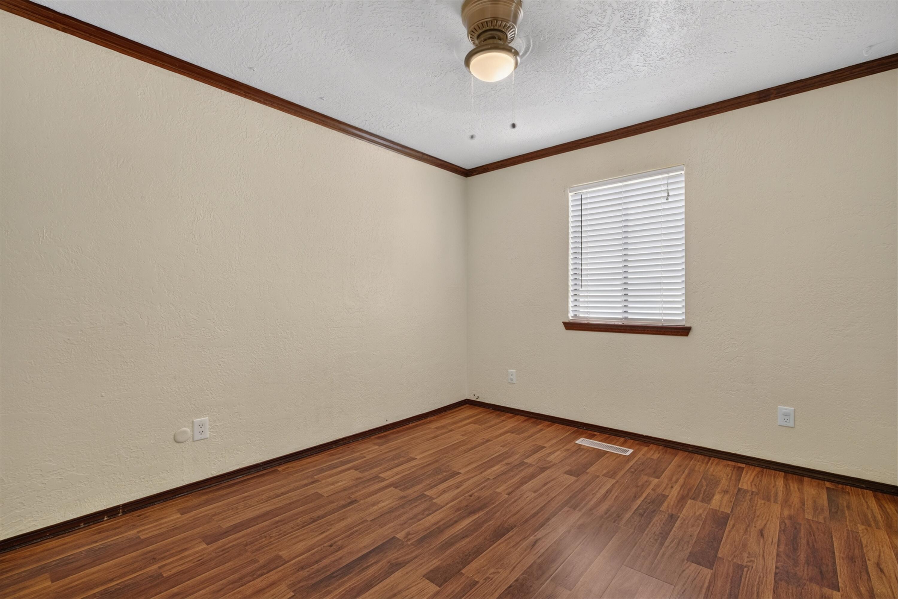 Photo 19 — 1129 Monte Largo Drive NE