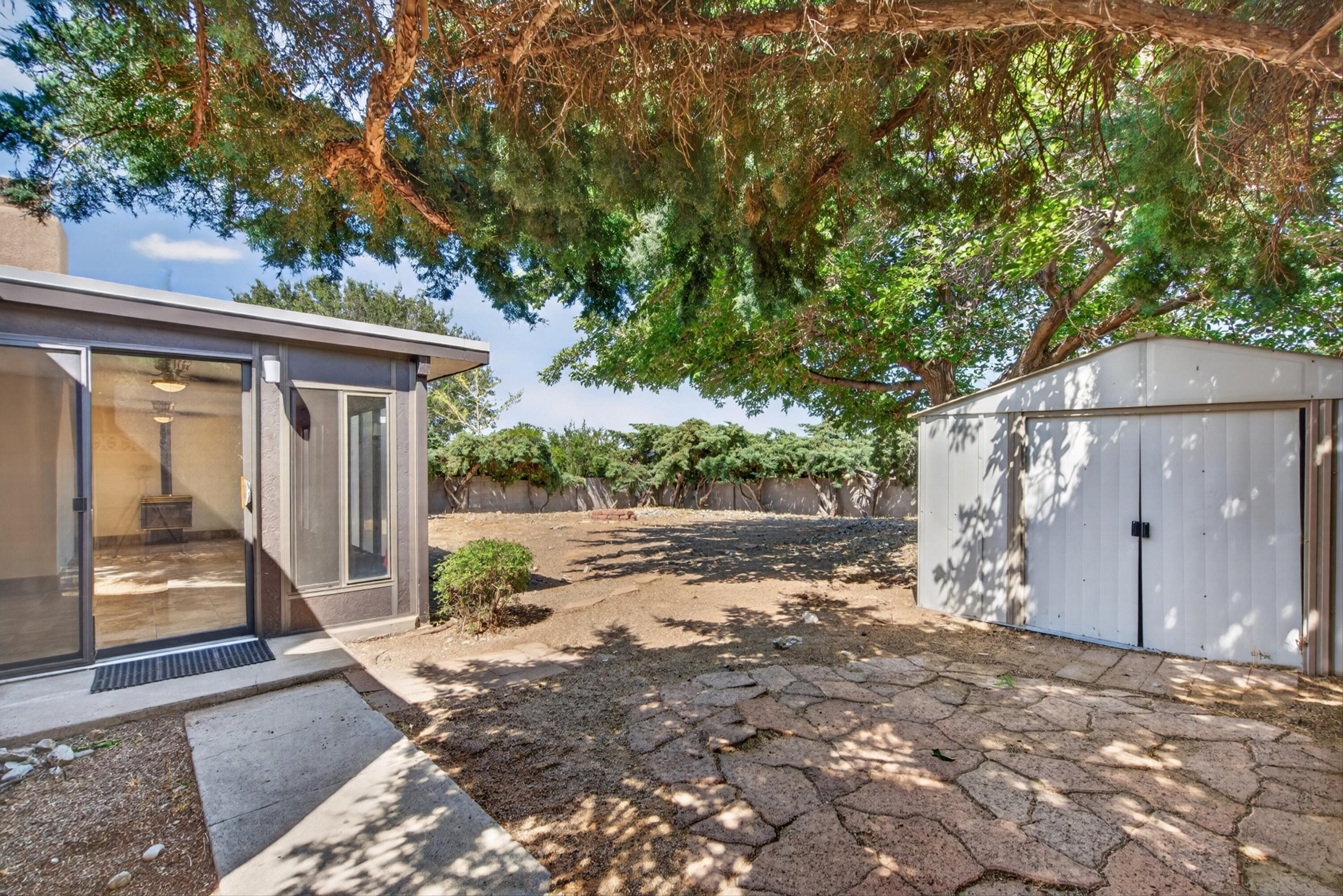 Photo 8 — 1129 Monte Largo Drive NE