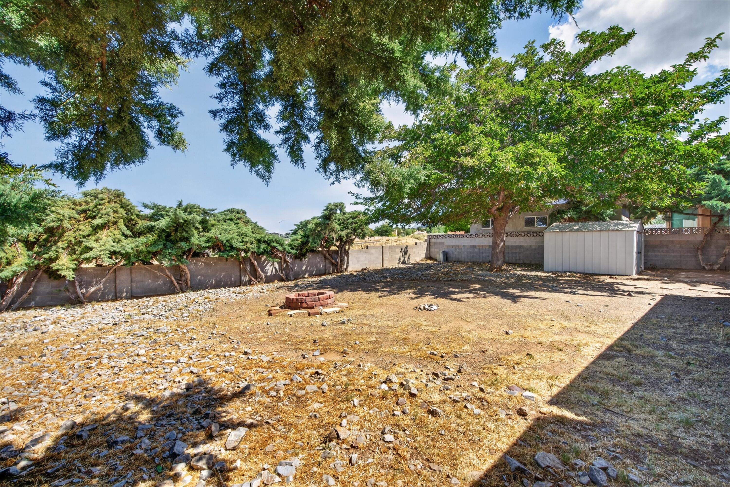 Photo 11 — 1129 Monte Largo Drive NE