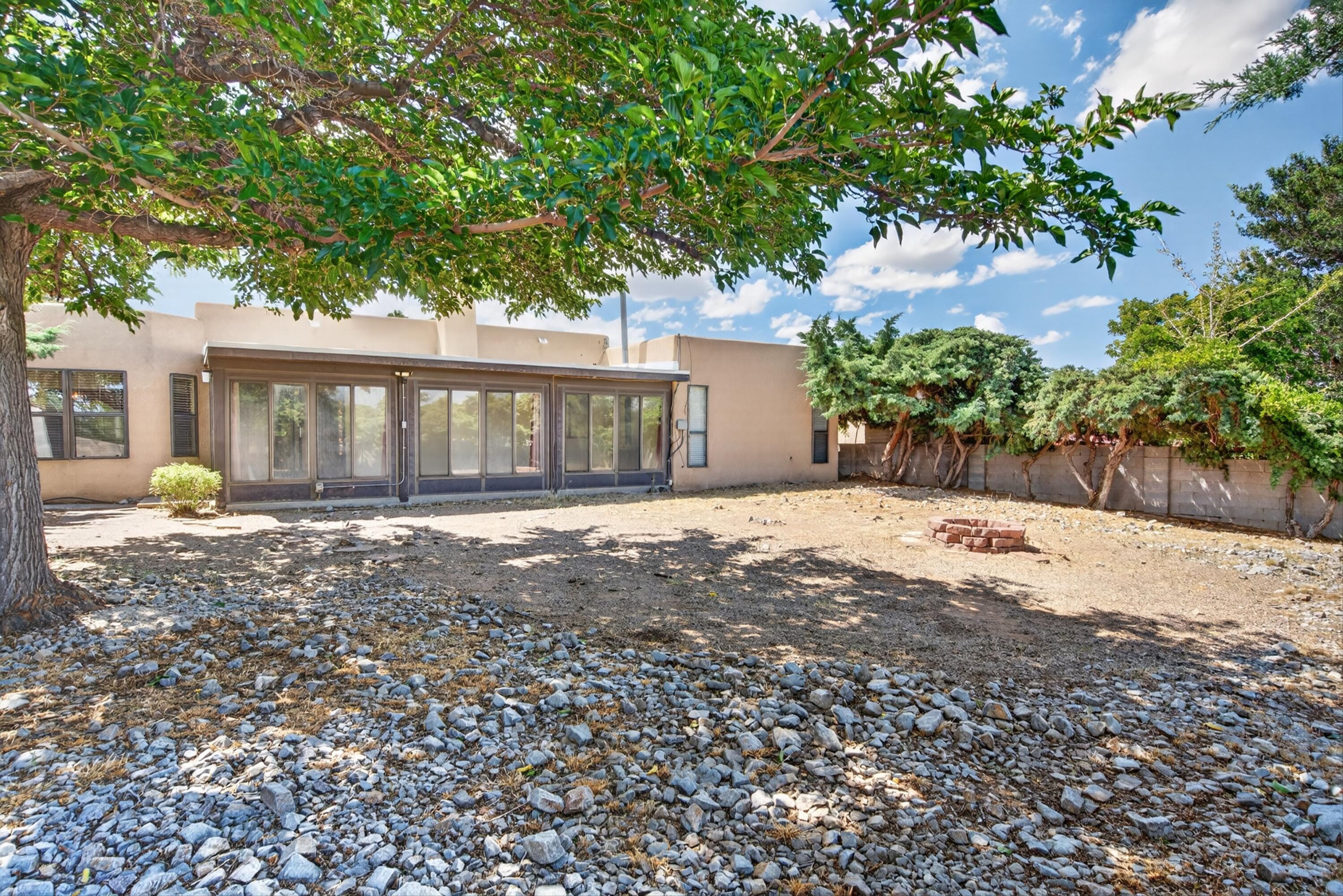 Photo 13 — 1129 Monte Largo Drive NE