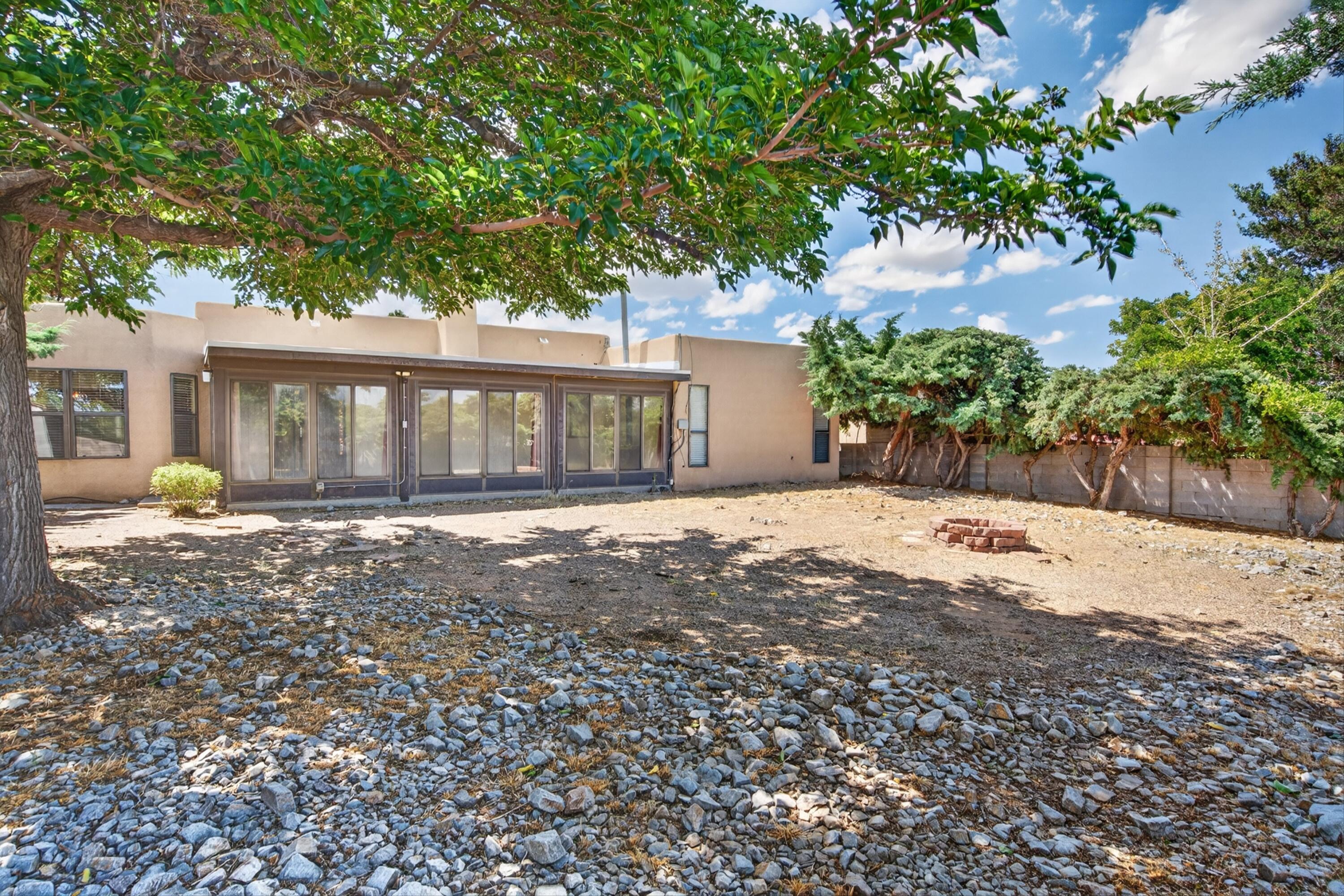 Photo 14 — 1129 Monte Largo Drive NE