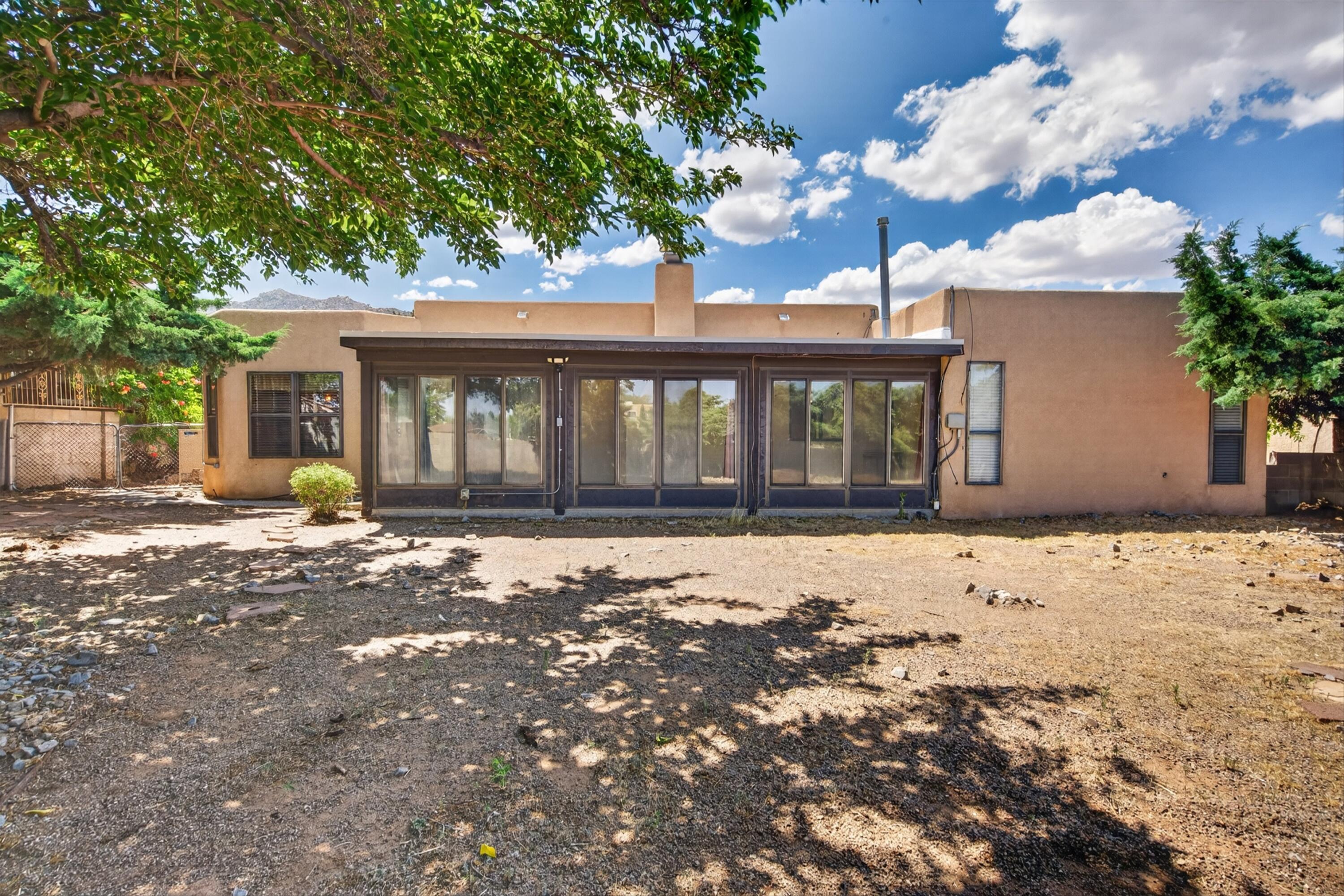 Photo 15 — 1129 Monte Largo Drive NE