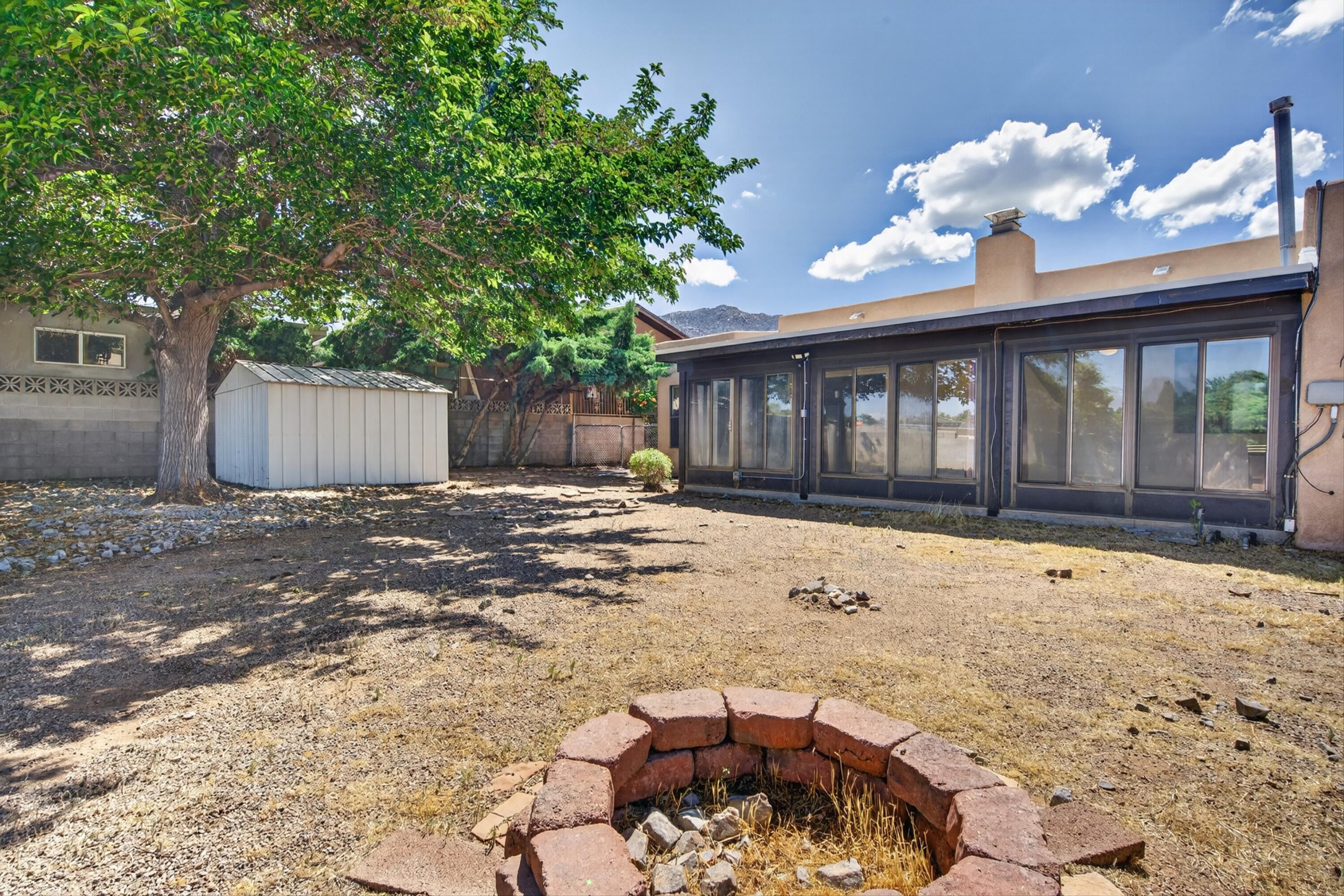 Photo 16 — 1129 Monte Largo Drive NE