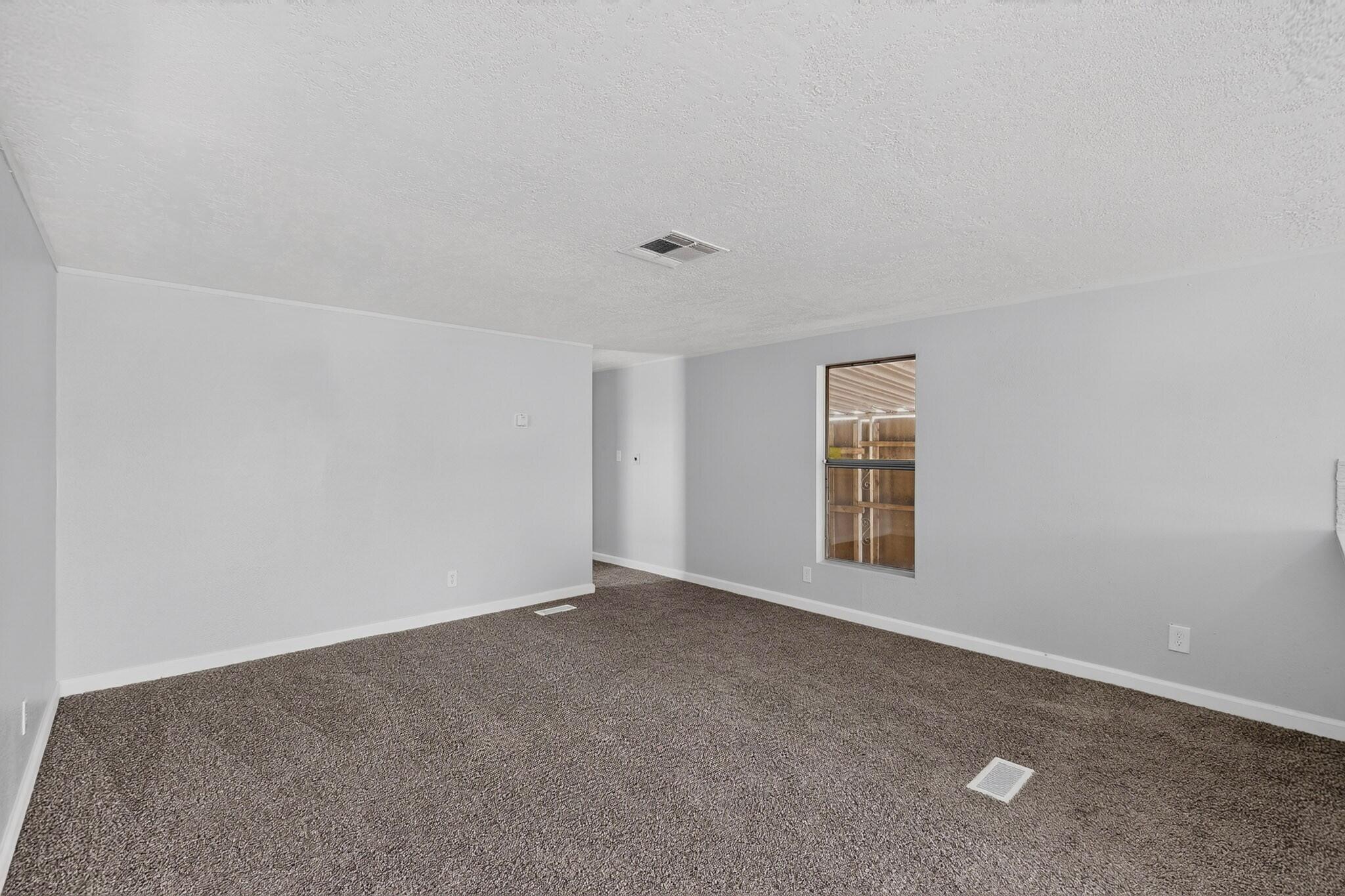 Photo 17 — 8405 Hager Avenue SE