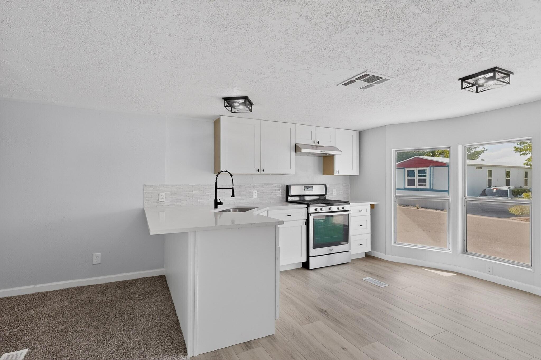 Photo 18 — 8405 Hager Avenue SE