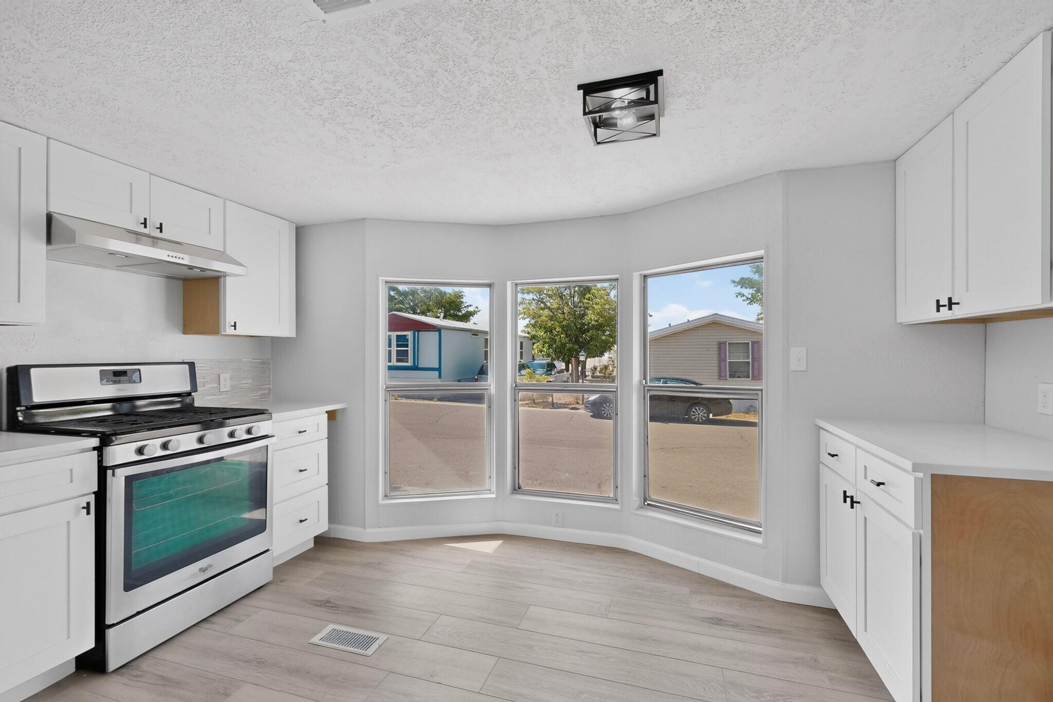 Photo 19 — 8405 Hager Avenue SE