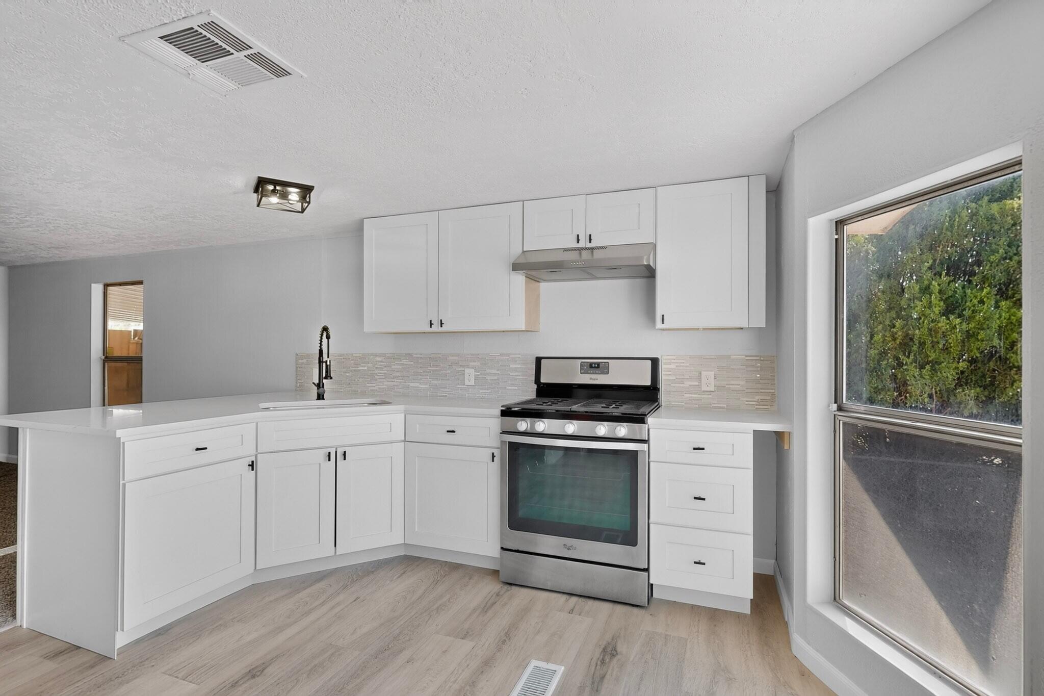 Photo 20 — 8405 Hager Avenue SE
