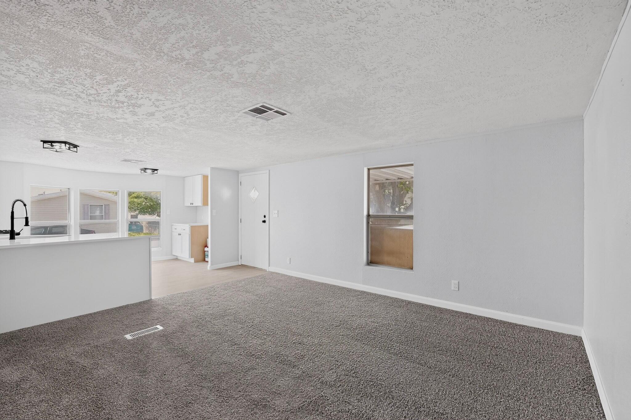 Photo 16 — 8405 Hager Avenue SE