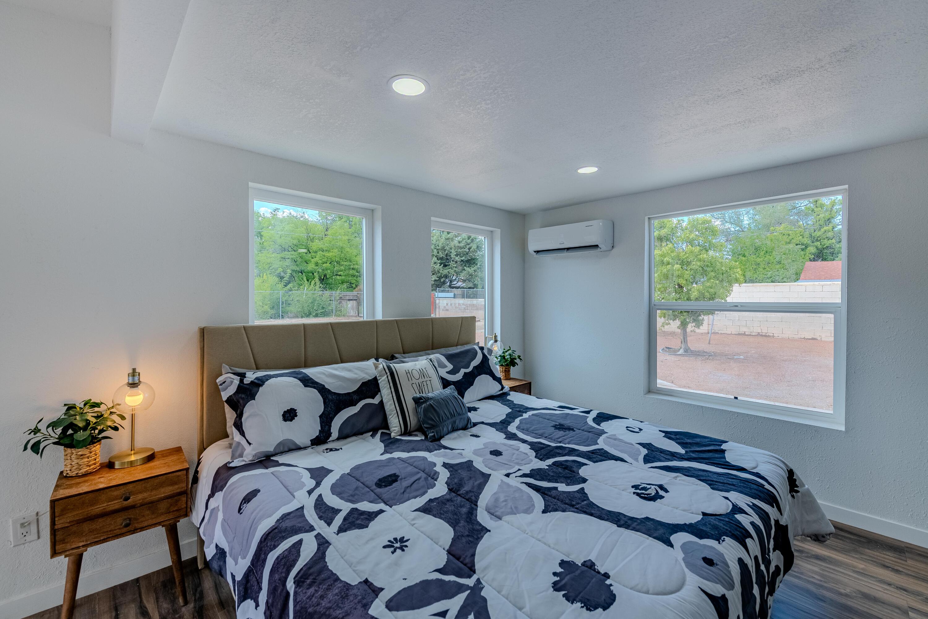 Photo 18 — 6667 Elwood Drive NW