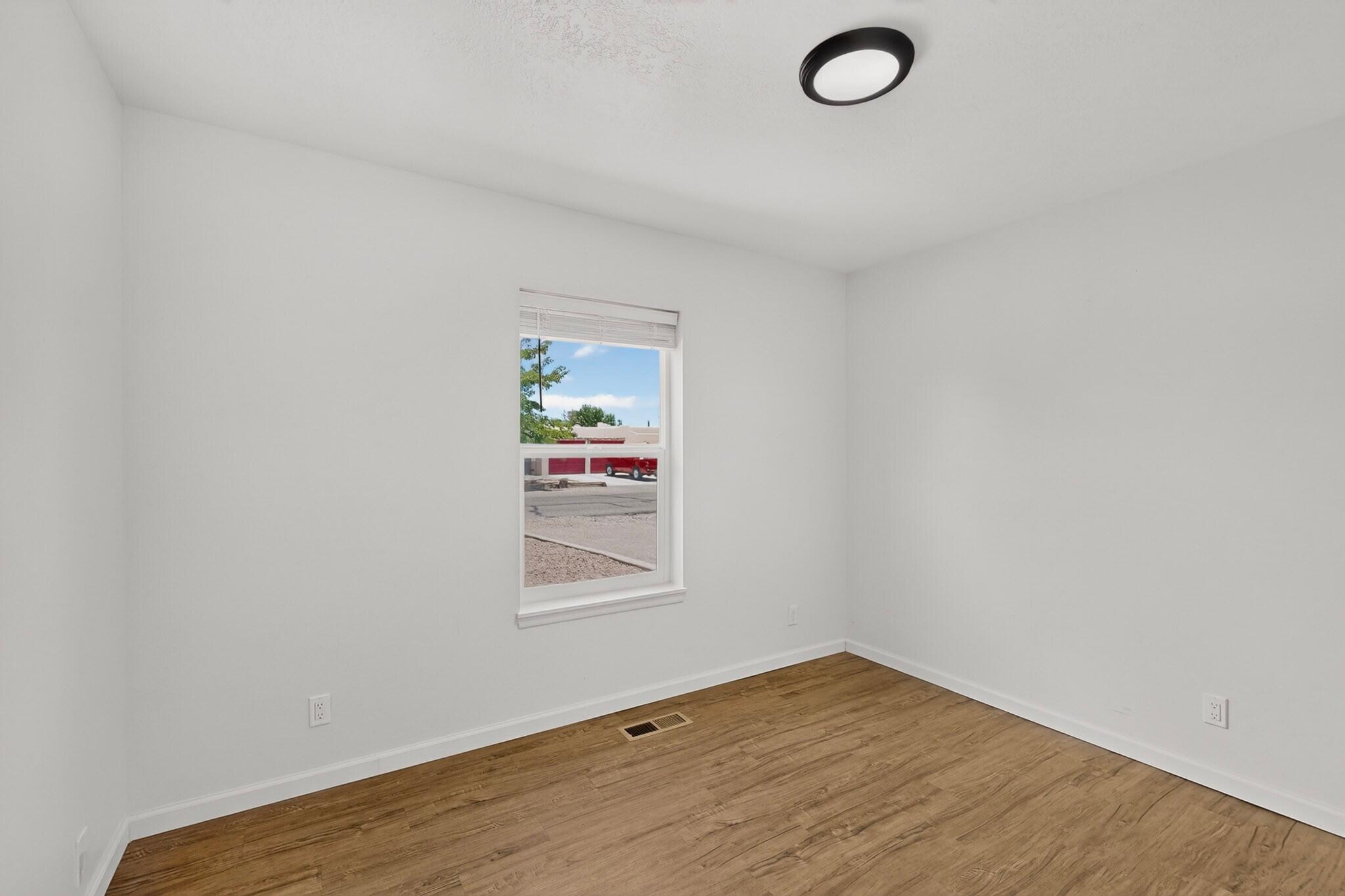 Photo 4 — 135 Tarpon Avenue SE