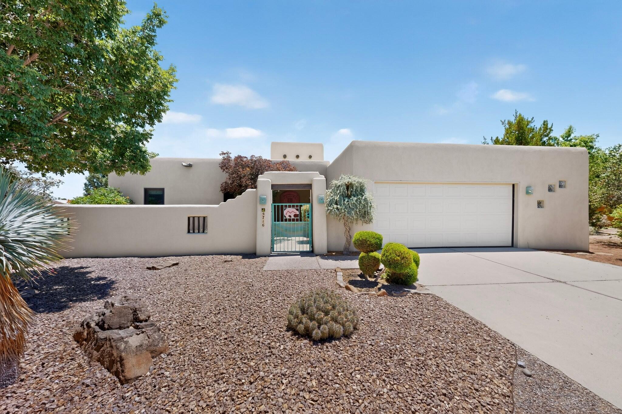 5716 Rio Mimbres Road NE, Rio Rancho, NM 87144