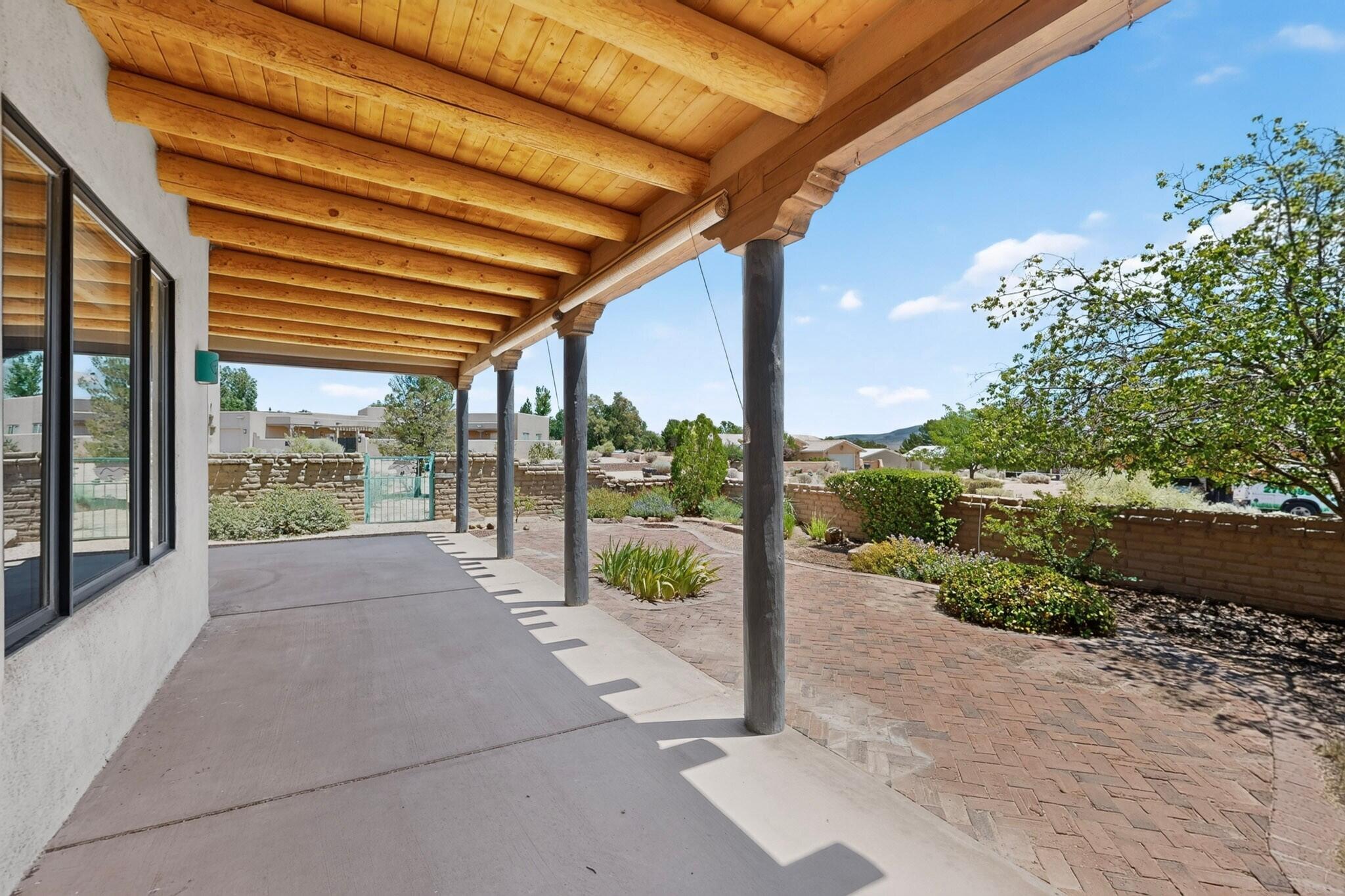 Photo 7 — 5716 Rio Mimbres Road NE