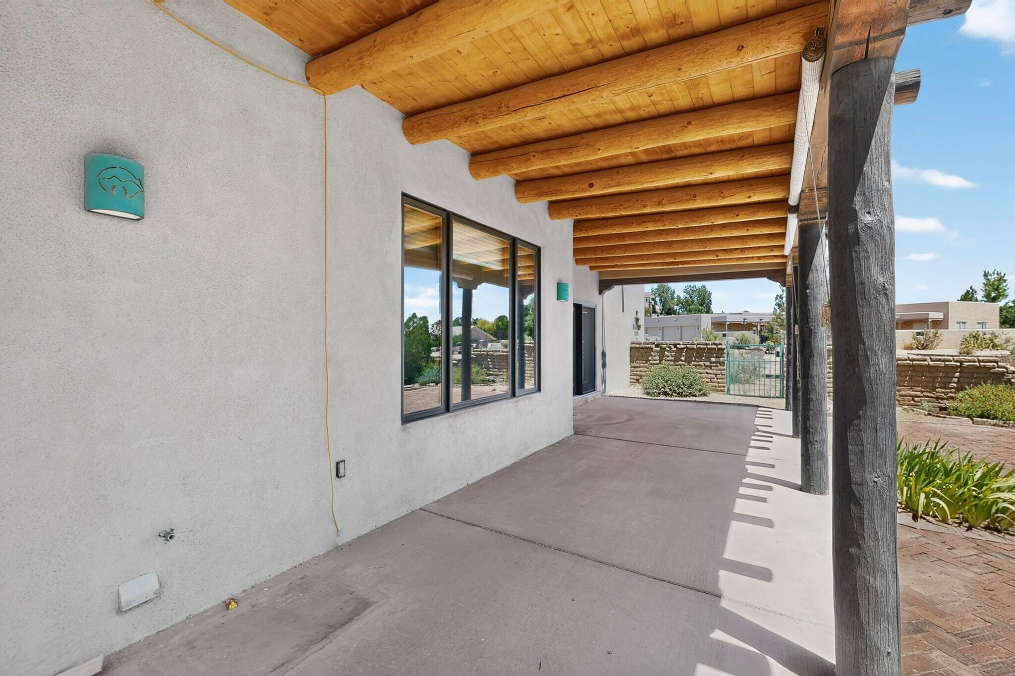 Photo 8 — 5716 Rio Mimbres Road NE