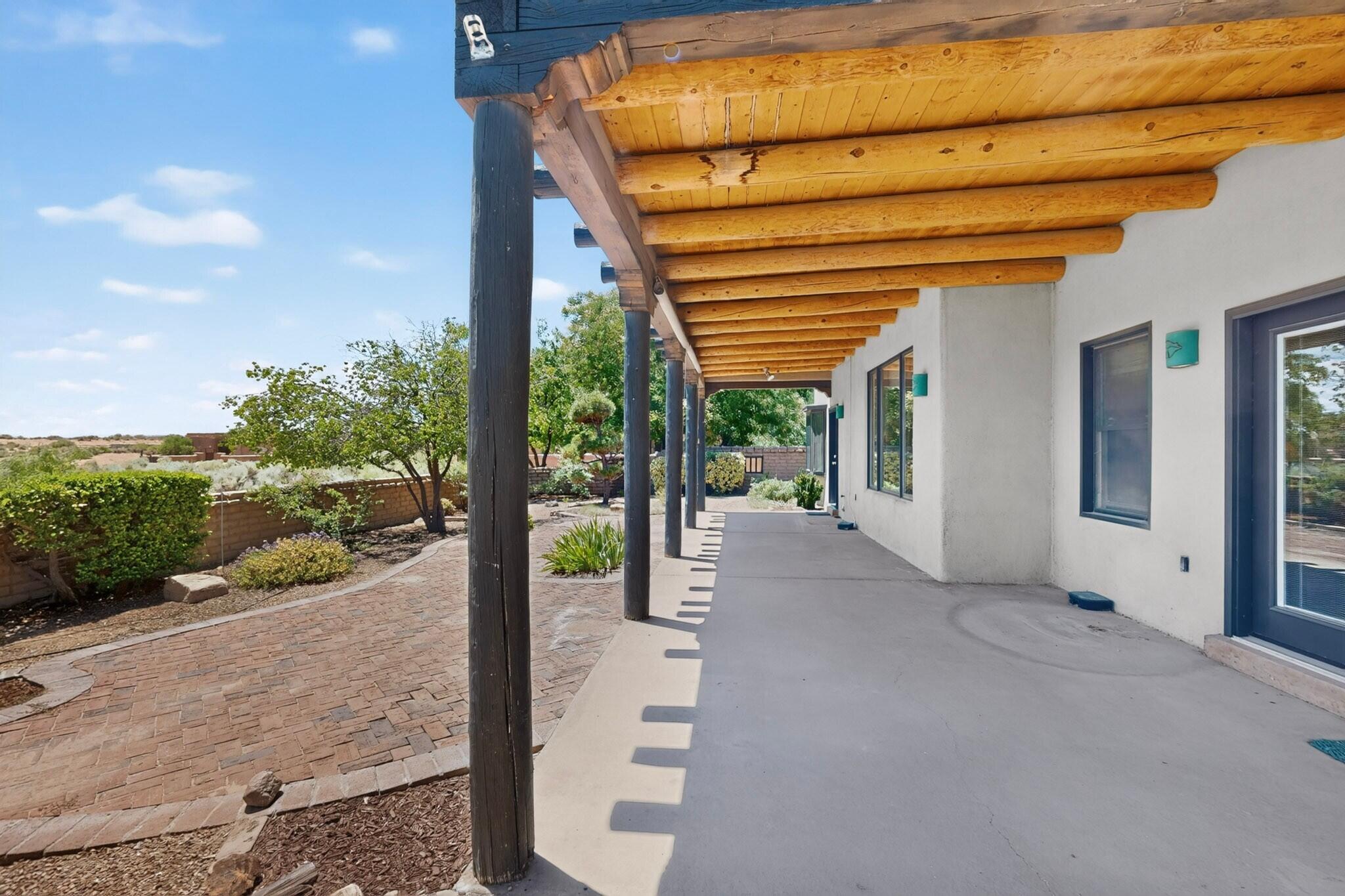 Photo 10 — 5716 Rio Mimbres Road NE