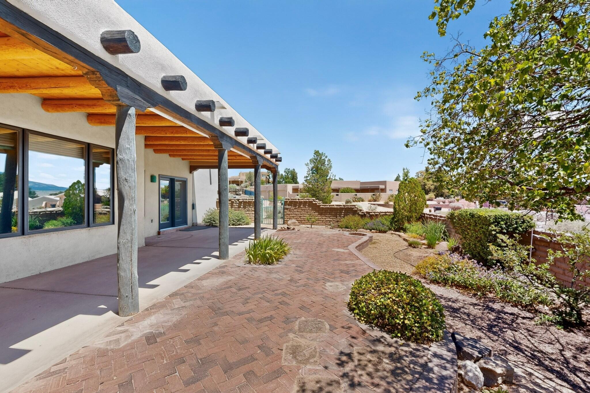 Photo 12 — 5716 Rio Mimbres Road NE