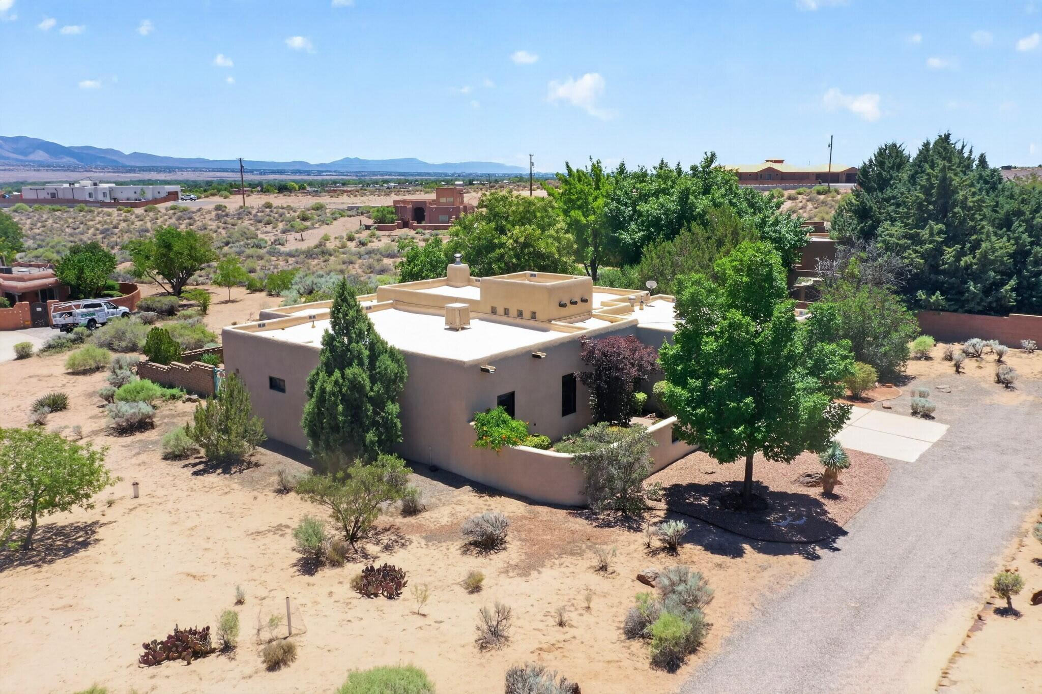 Photo 17 — 5716 Rio Mimbres Road NE