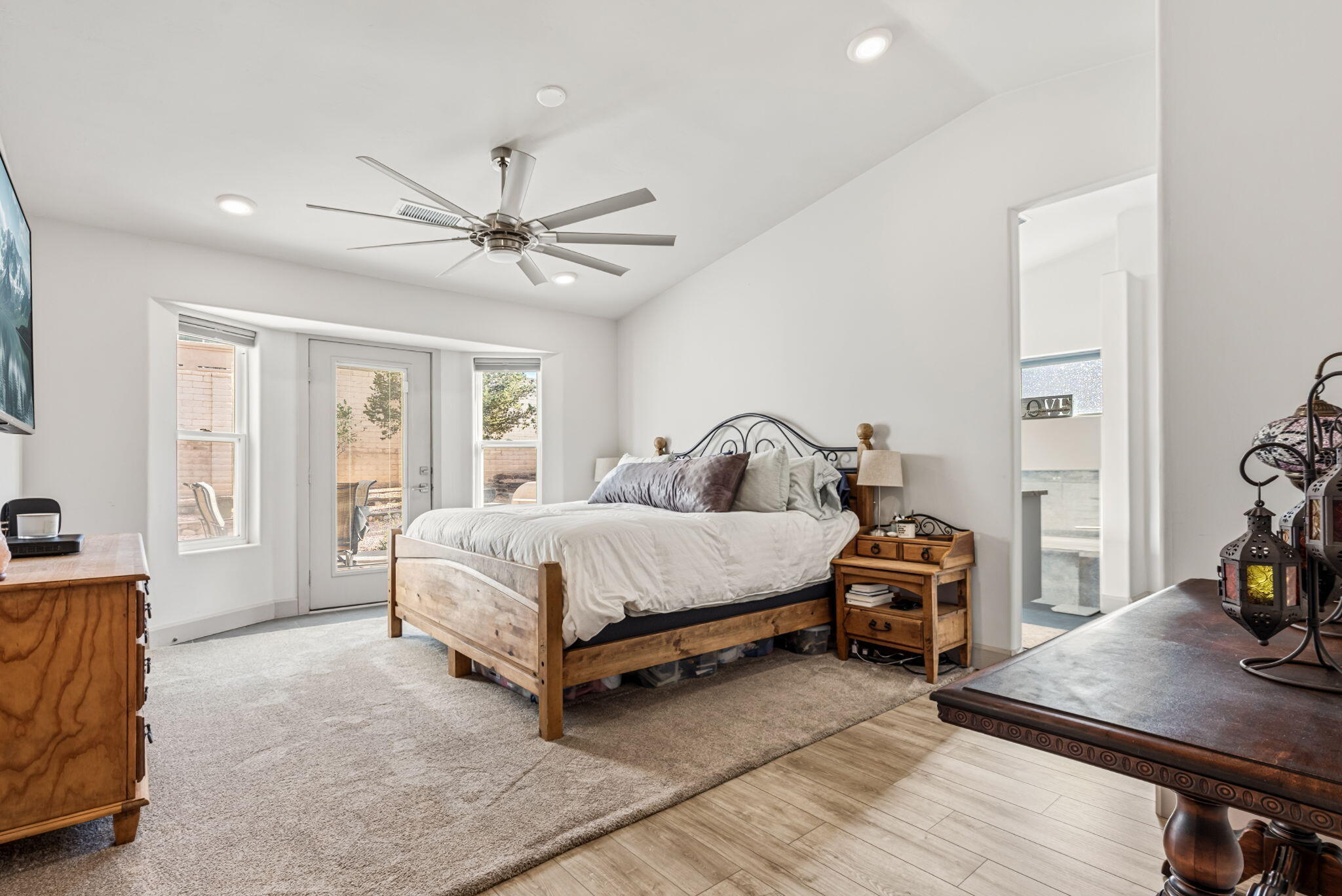 Photo 2 — 2952 Aberdeen Drive SE