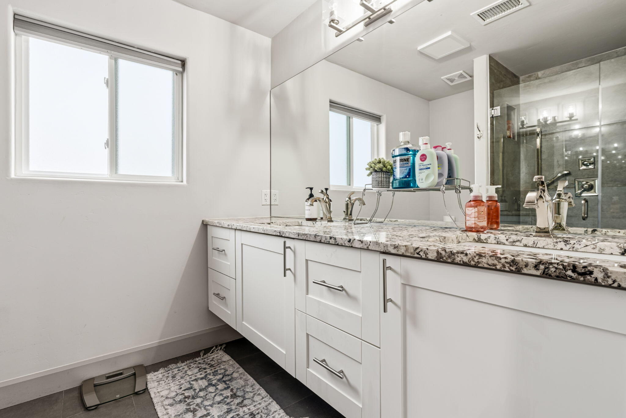 Photo 8 — 2952 Aberdeen Drive SE