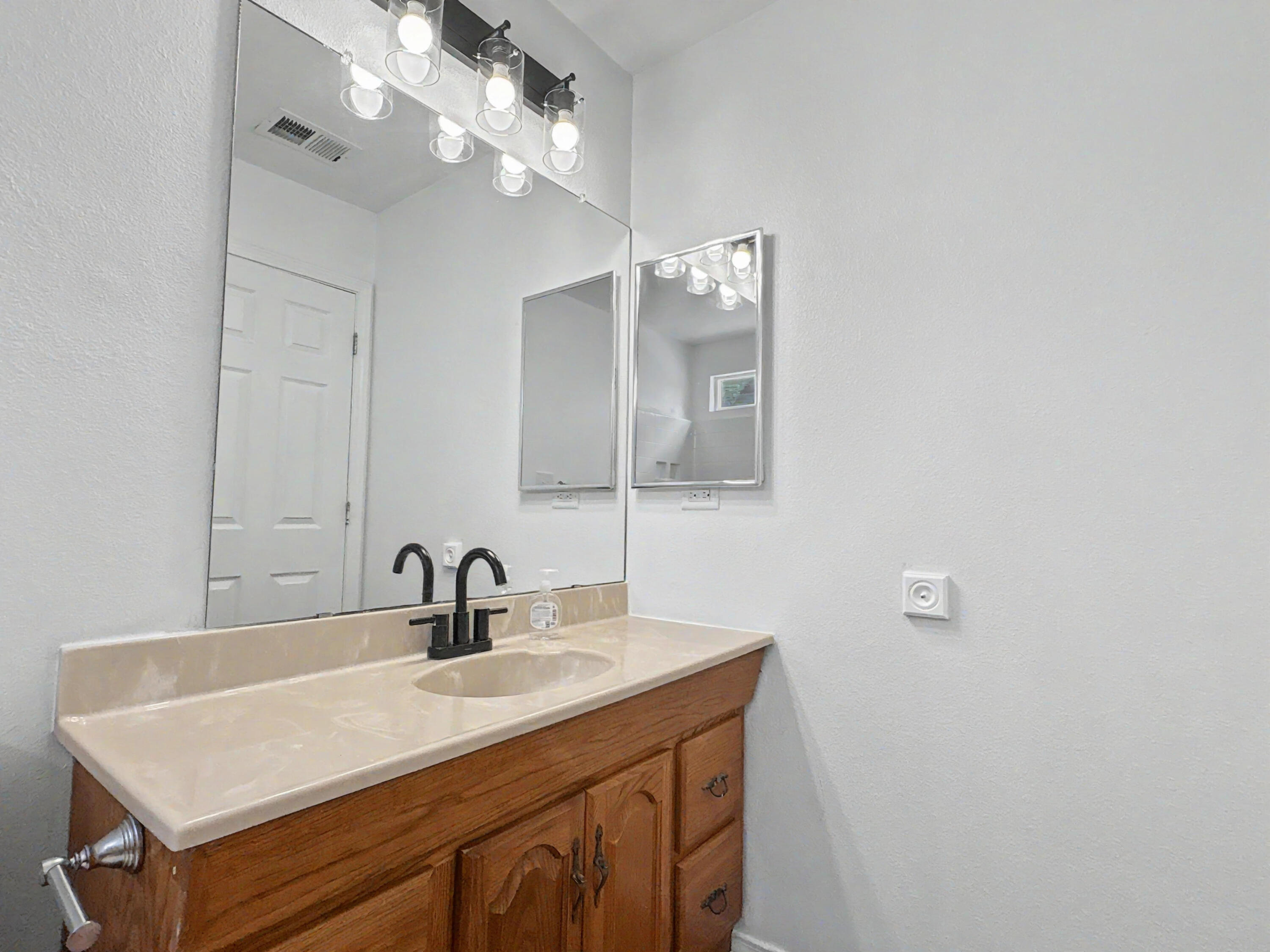Photo 11 — 2851 Merlot Drive SW