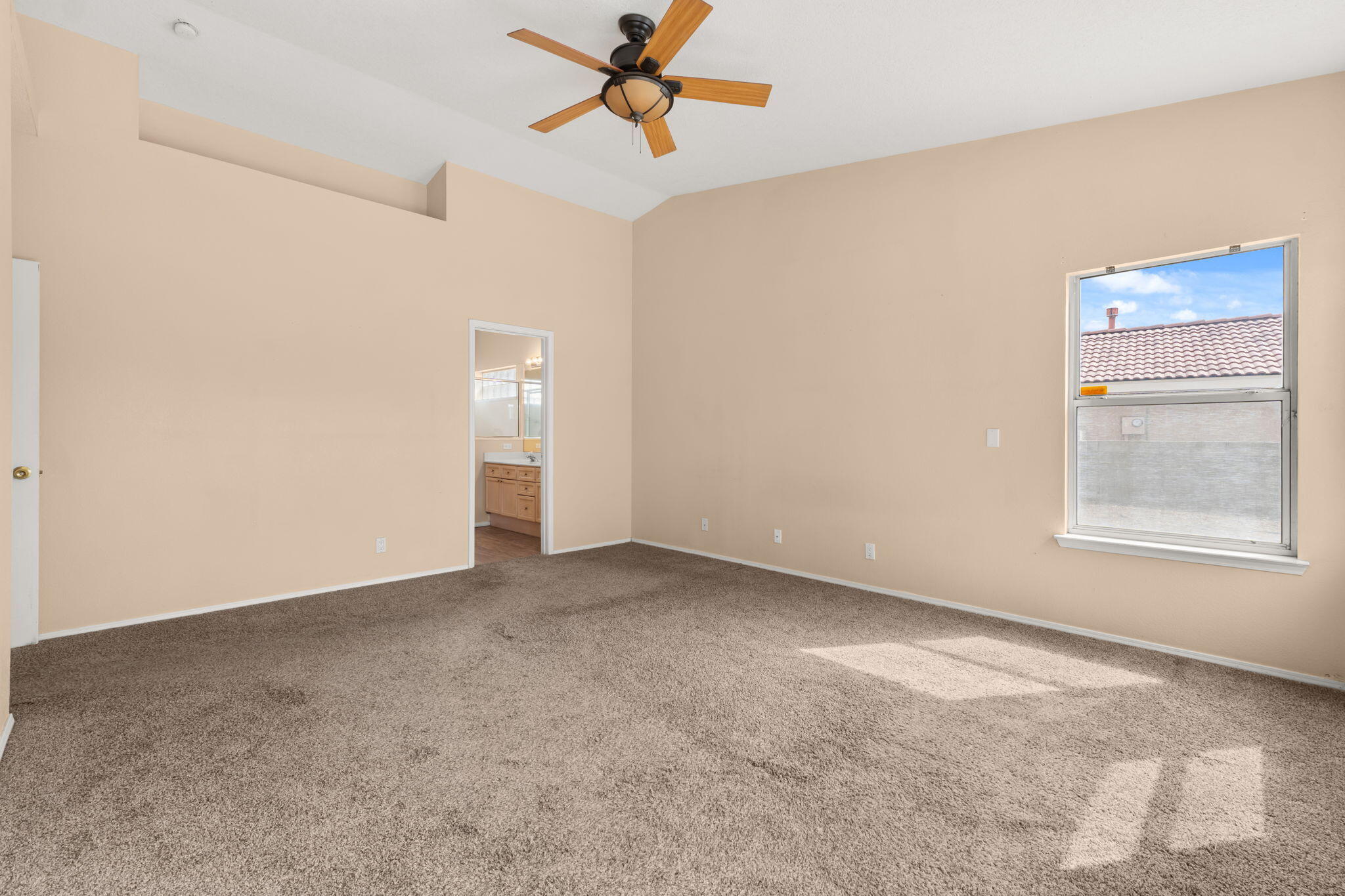 Photo 3 — 4222 Skyview Crest Road NW