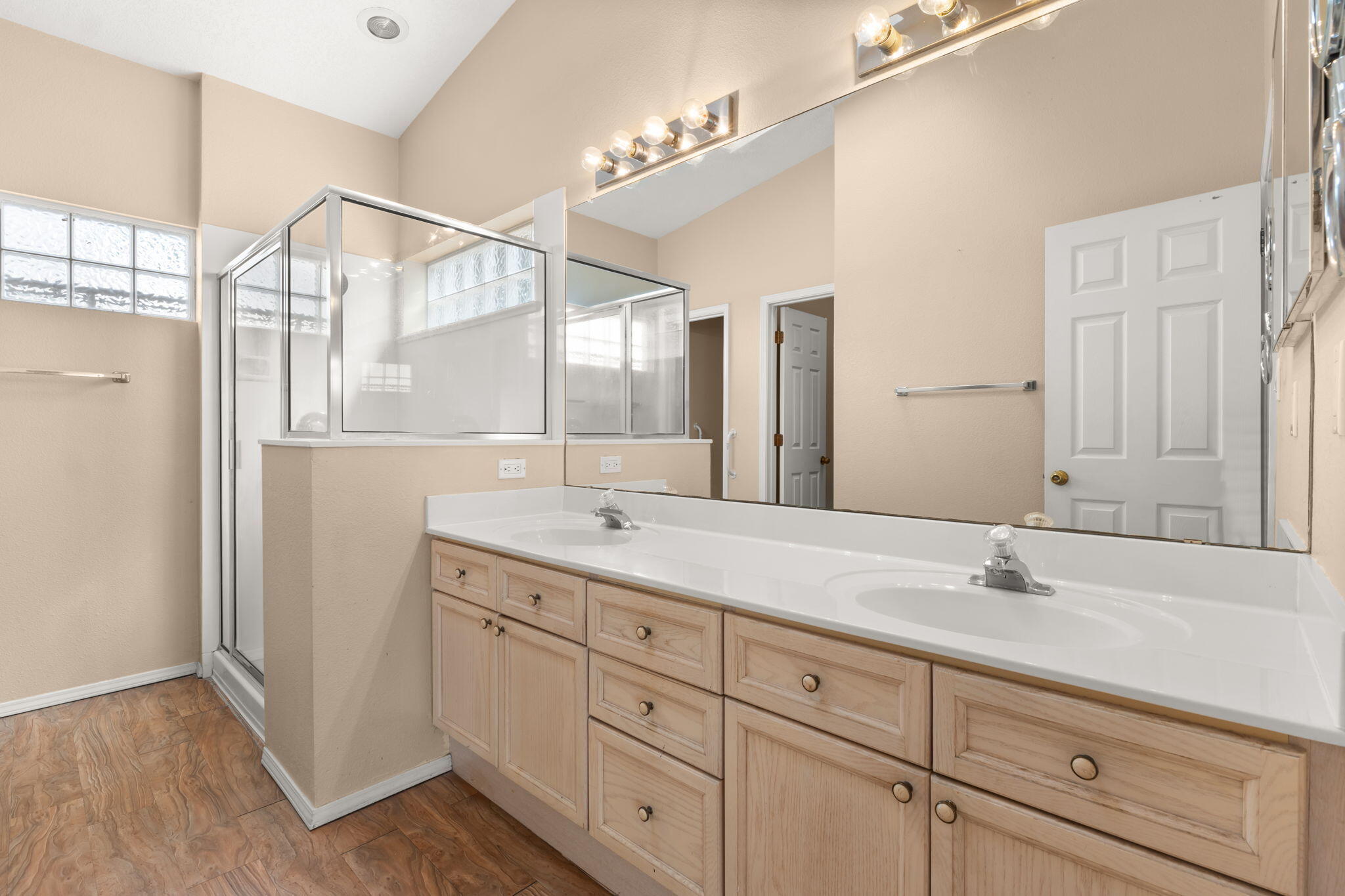 Photo 6 — 4222 Skyview Crest Road NW
