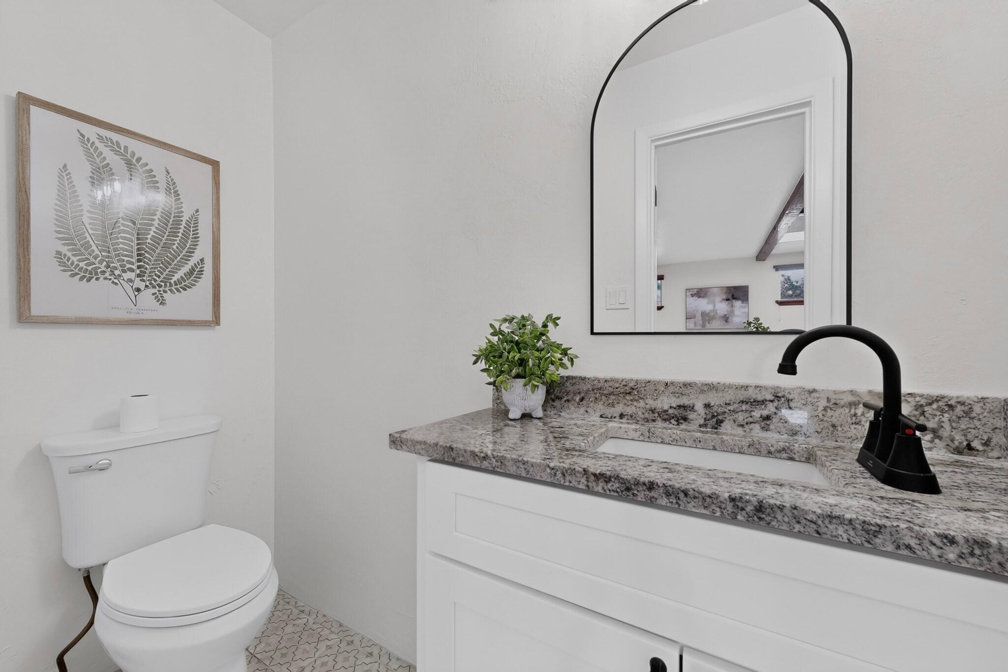 Photo 11 — 1305 Chama Street NE
