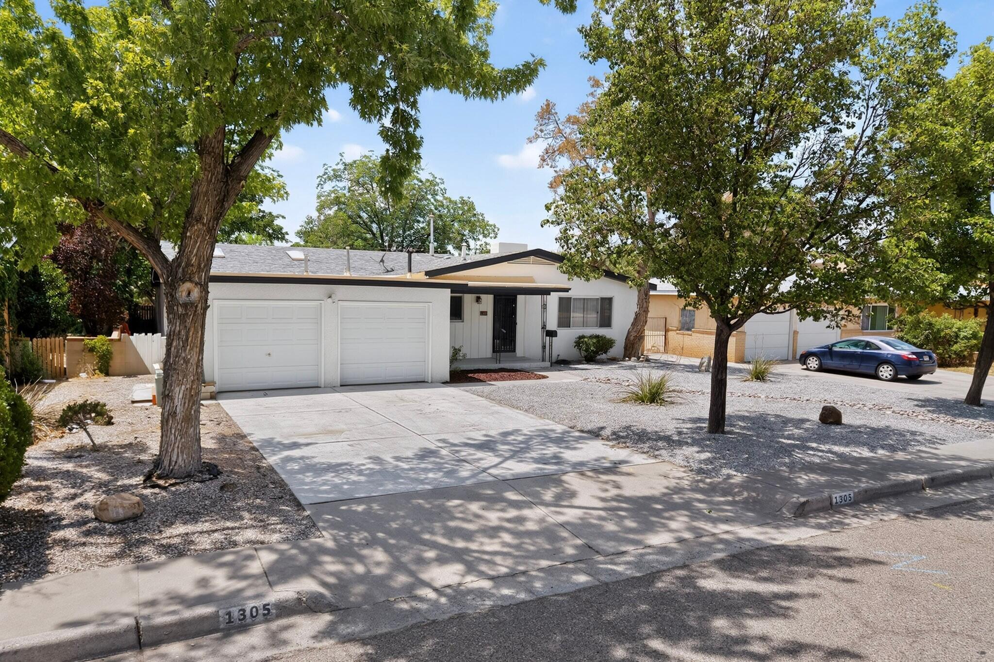 Photo 6 — 1305 Chama Street NE