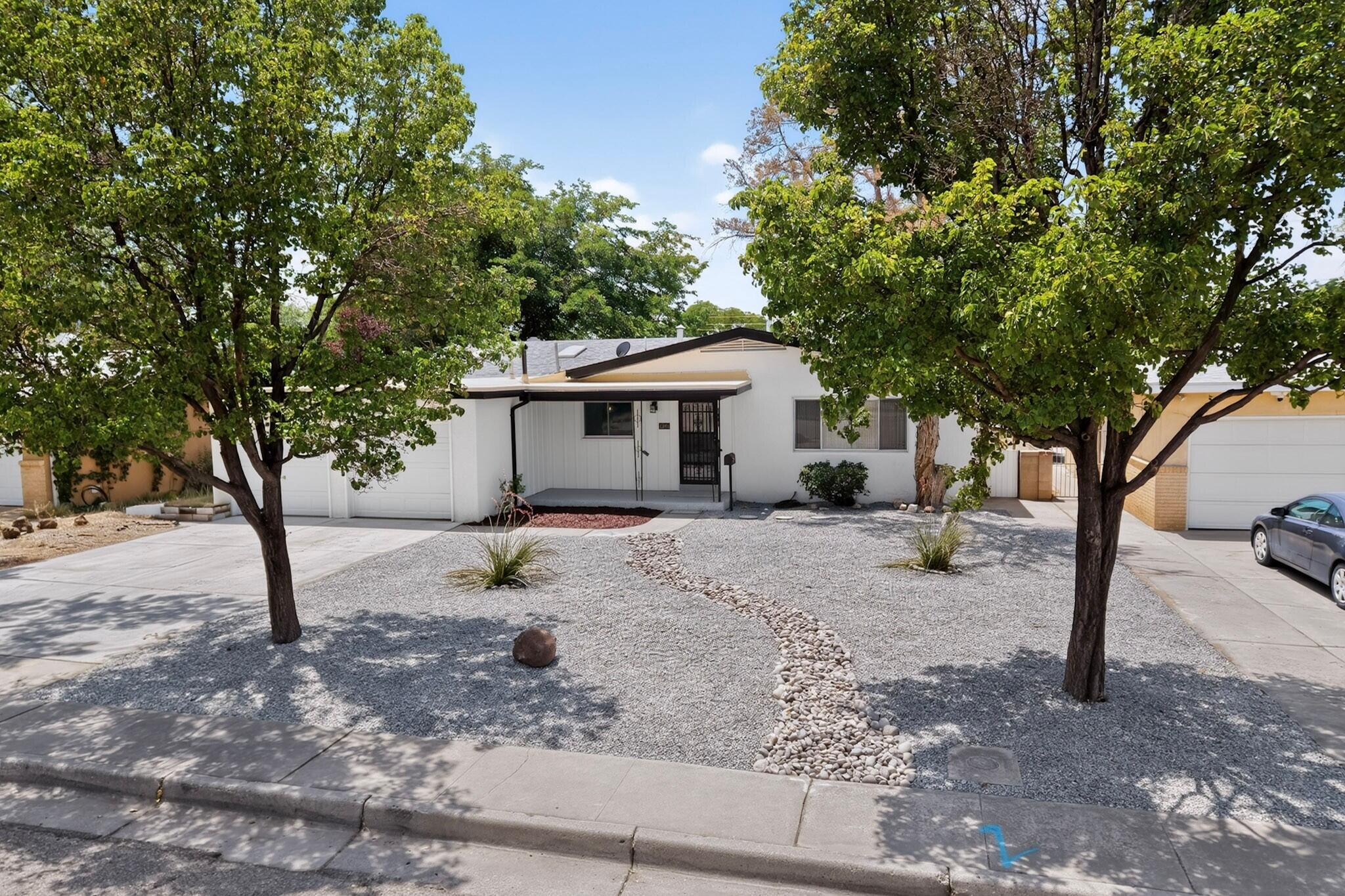 Photo 7 — 1305 Chama Street NE