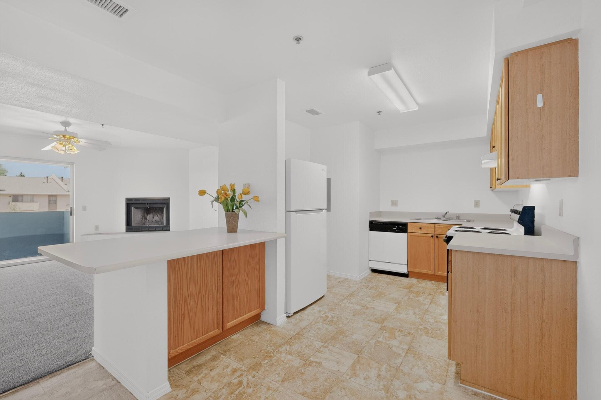 Photo 11 — 3829 Montgomery Boulevard NE APT 335