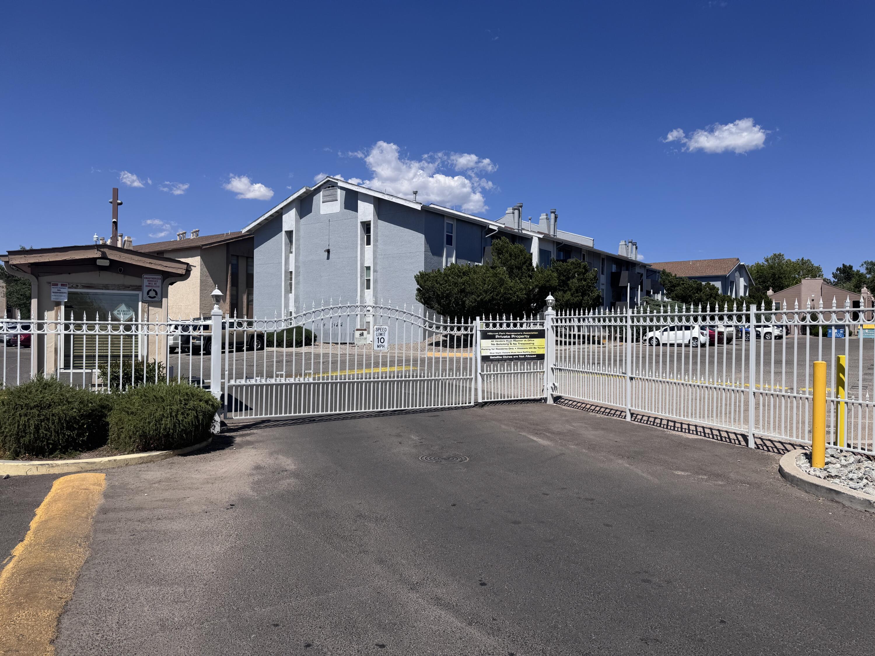 Photo 3 — 3829 Montgomery Boulevard NE APT 335