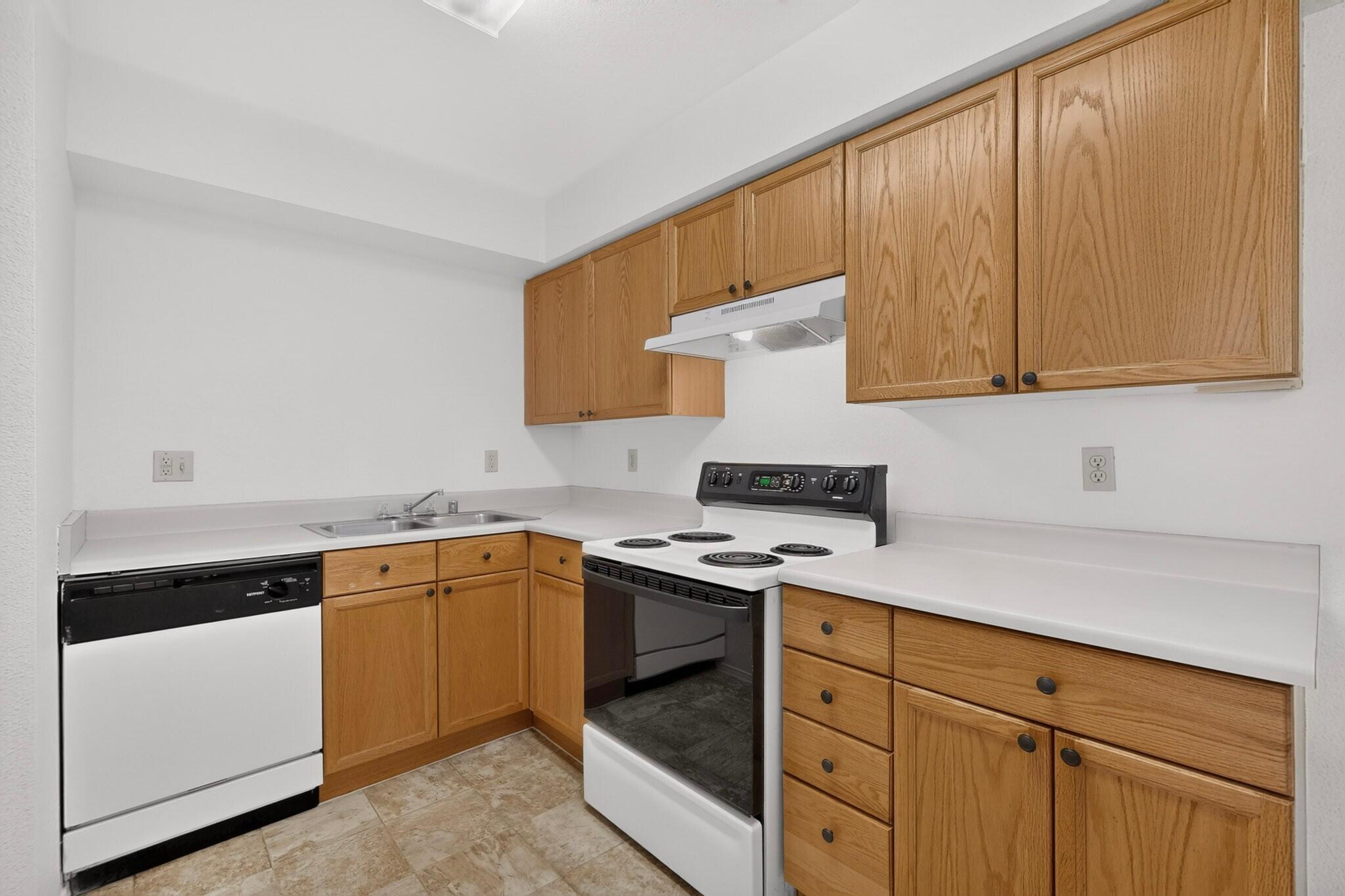 Photo 12 — 3829 Montgomery Boulevard NE APT 335