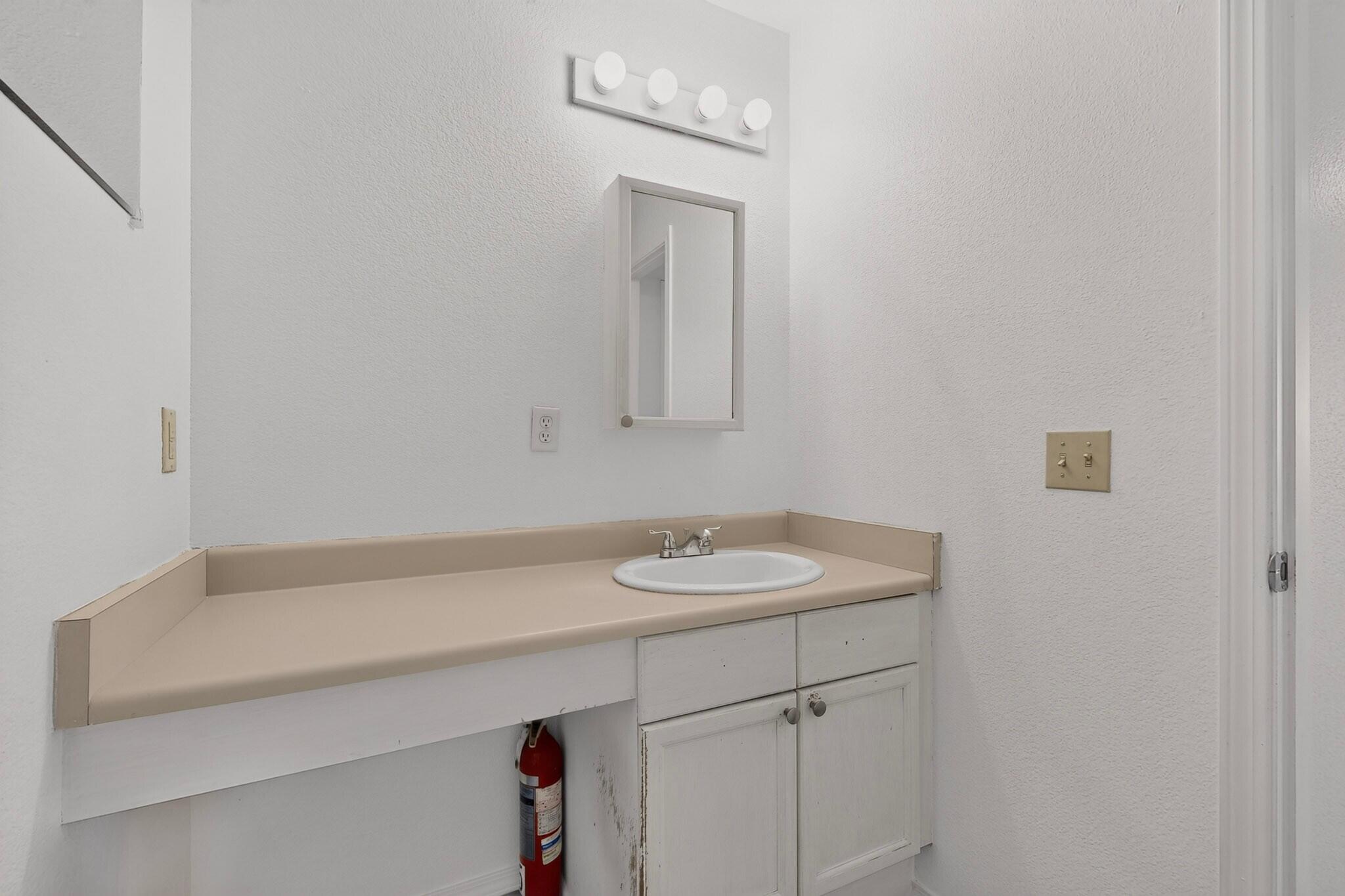 Photo 14 — 3829 Montgomery Boulevard NE APT 335