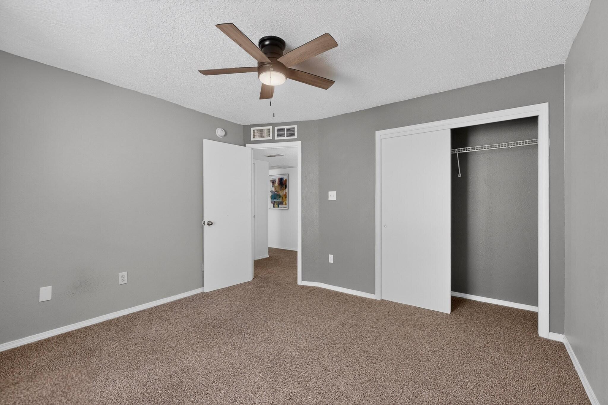 Photo 13 — 6015 Hemlock Avenue NW