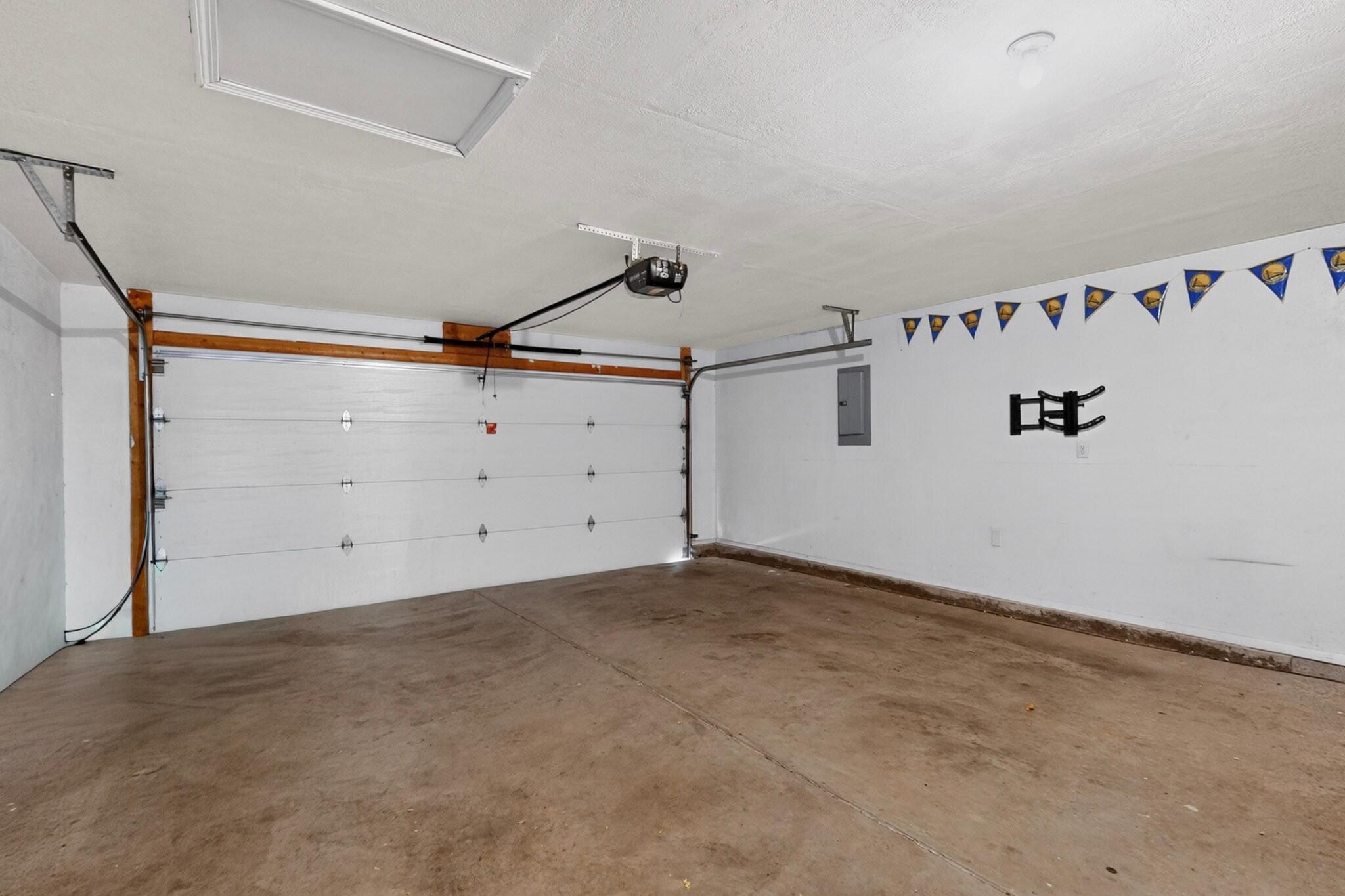 Photo 15 — 6015 Hemlock Avenue NW