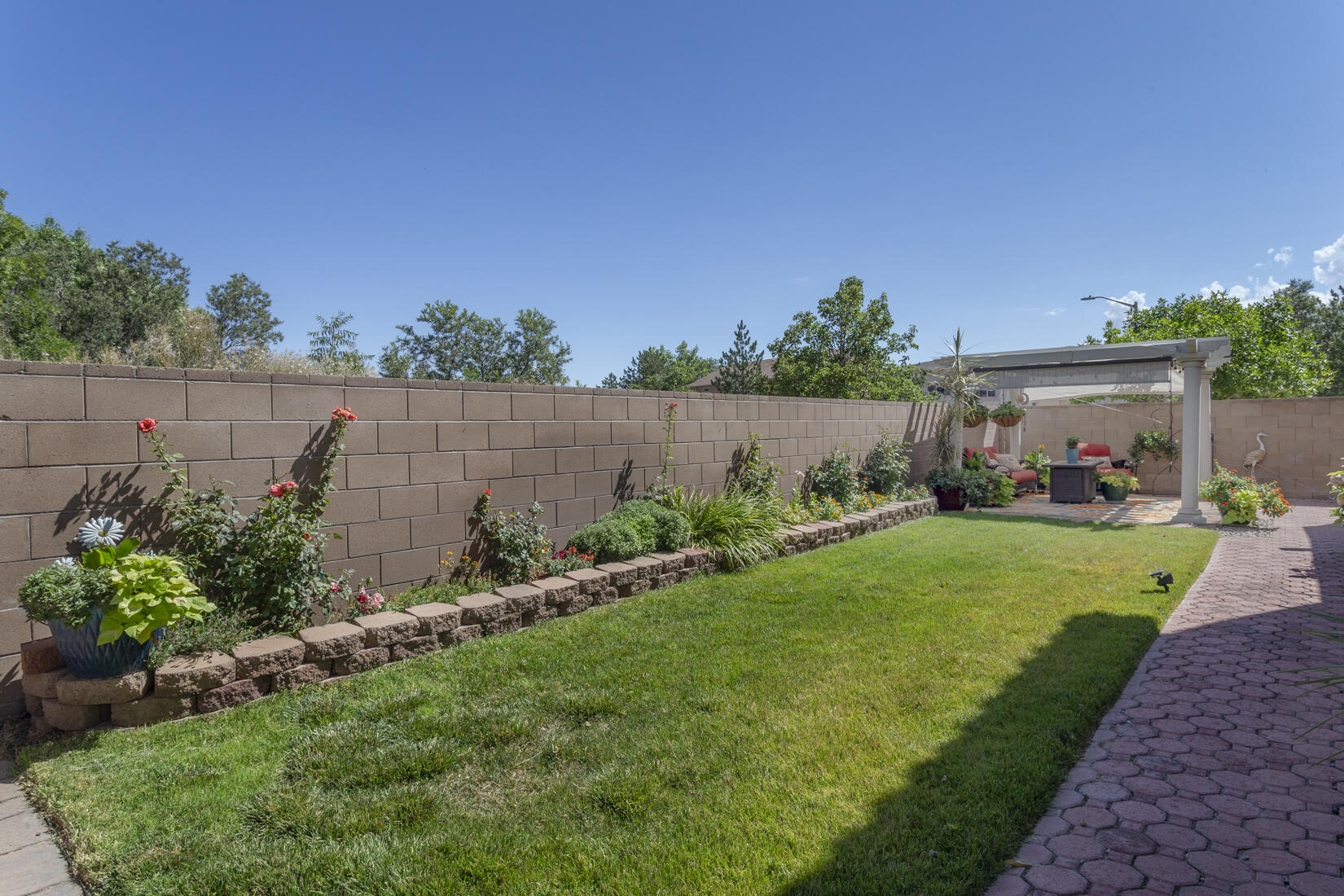 Photo 12 — 5801 Mesa Sombra Place NW