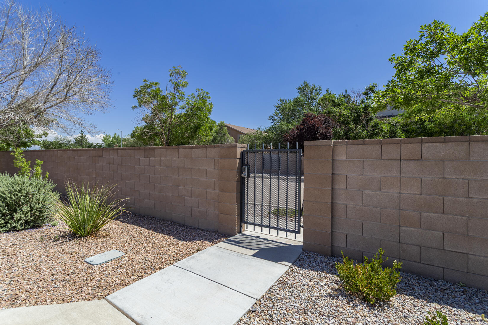 Photo 8 — 5801 Mesa Sombra Place NW