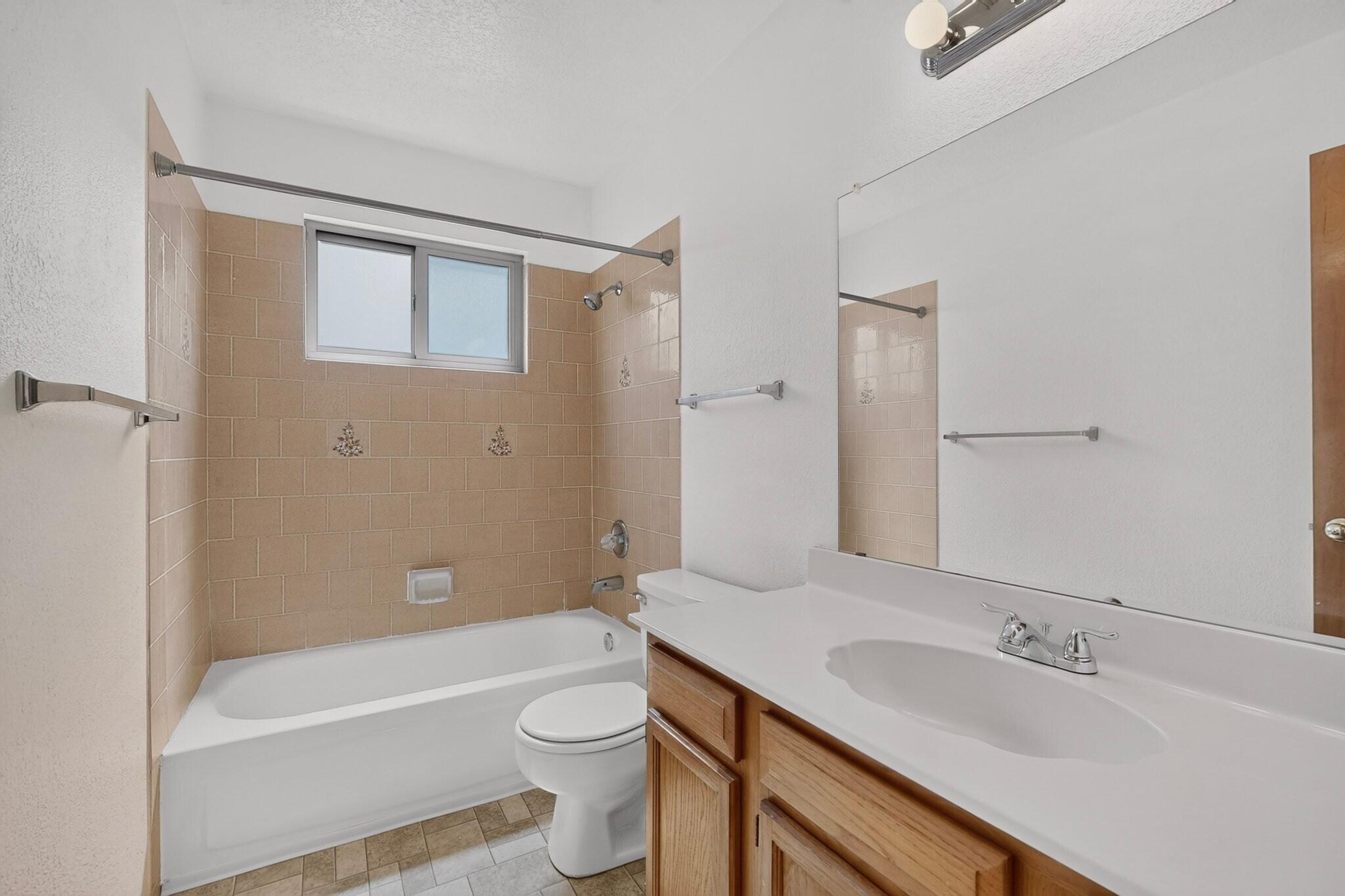 Photo 18 — 6225 Coppice Drive NW