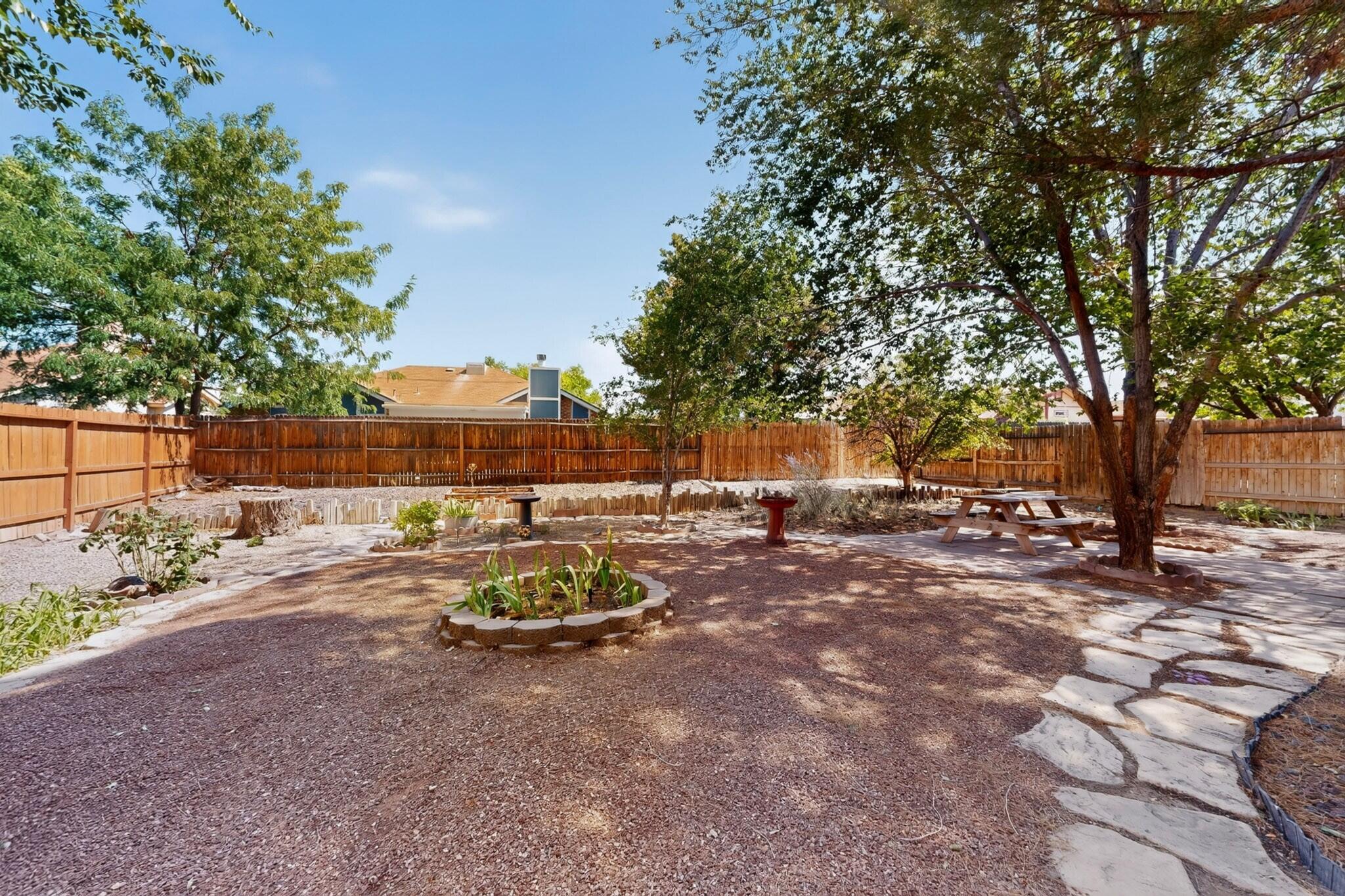 Photo 5 — 6225 Coppice Drive NW