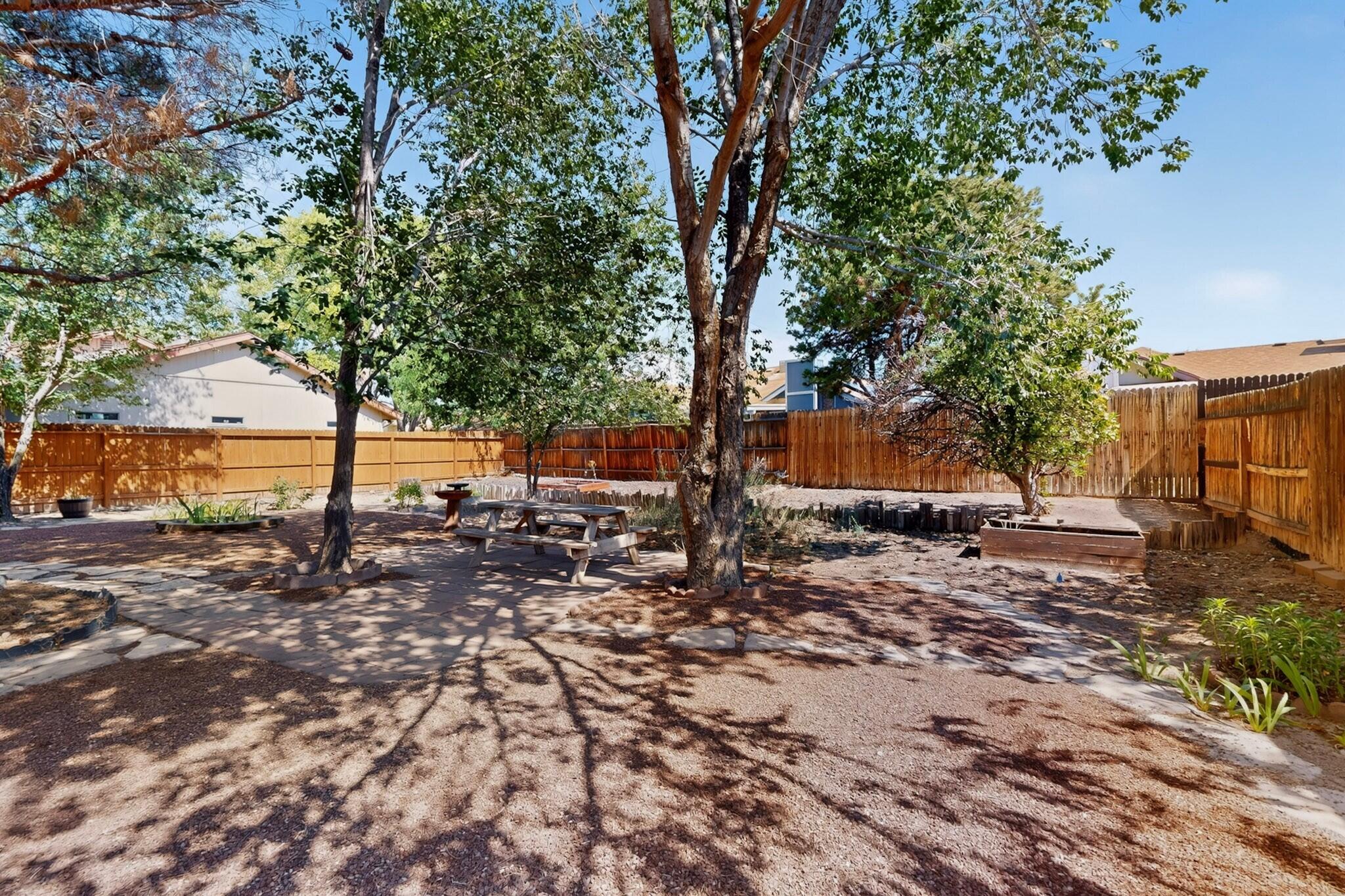 Photo 4 — 6225 Coppice Drive NW