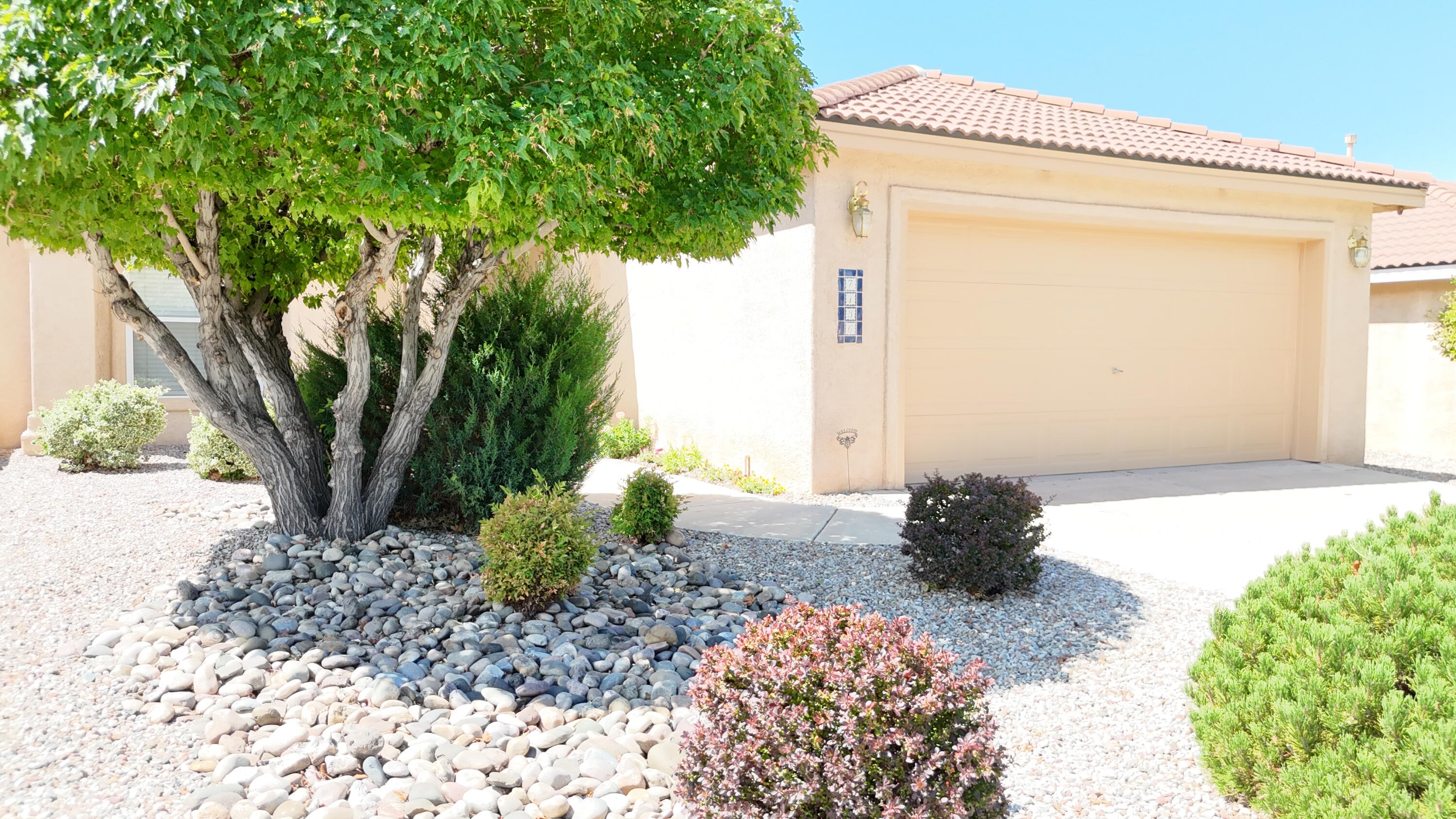Photo 2 — 7136 Quail Springs Place NE
