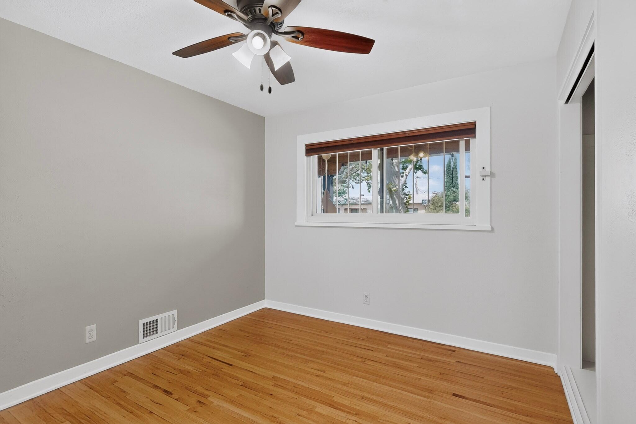 Photo 9 — 716 Kentucky Street SE