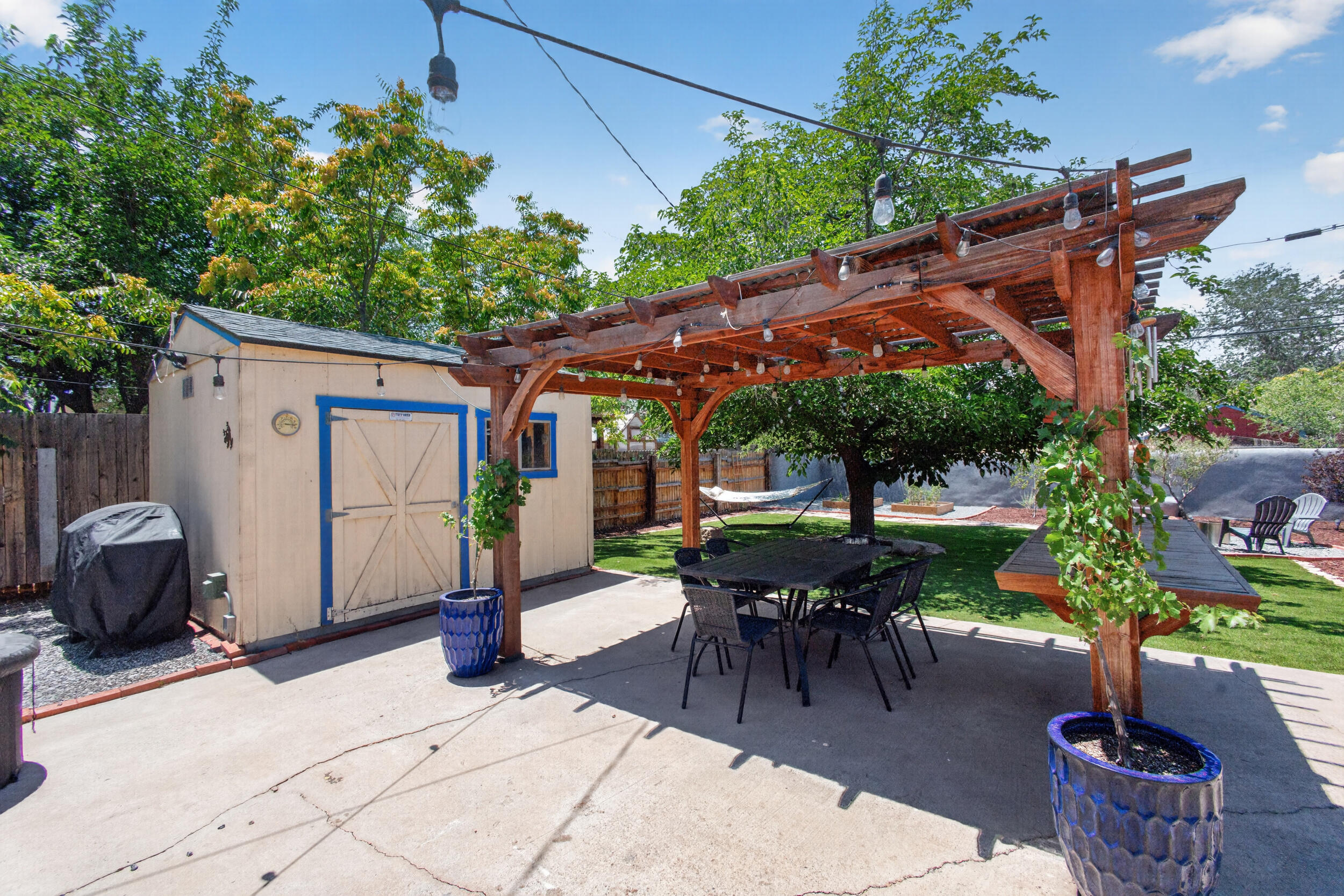 Photo 19 — 415 Edith Boulevard SE