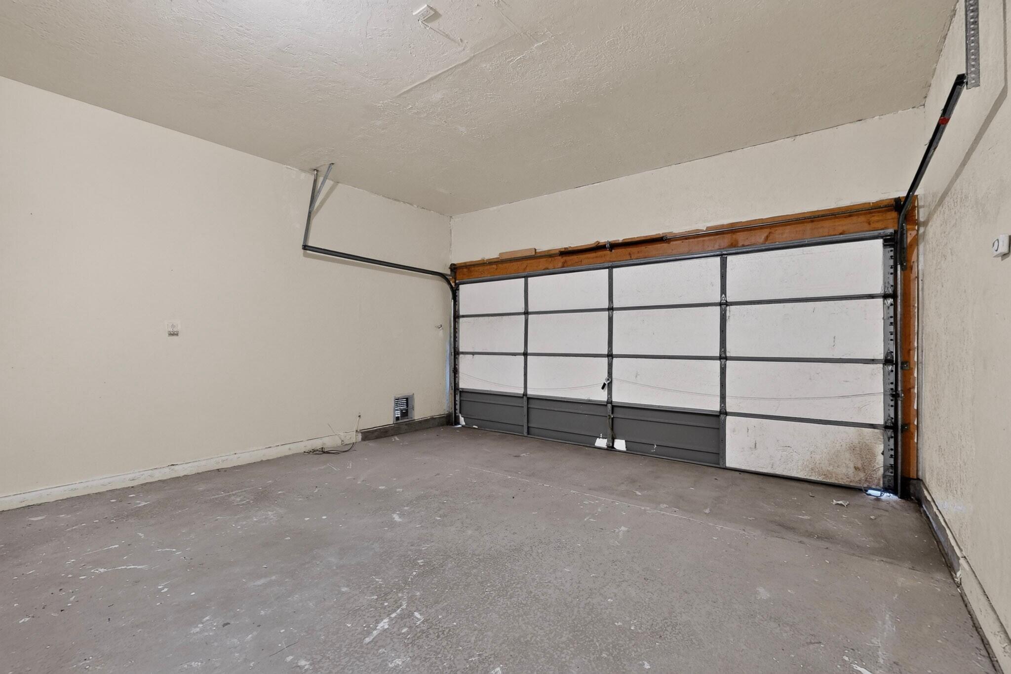 Photo 2 — 6456 Pine Park Place NE
