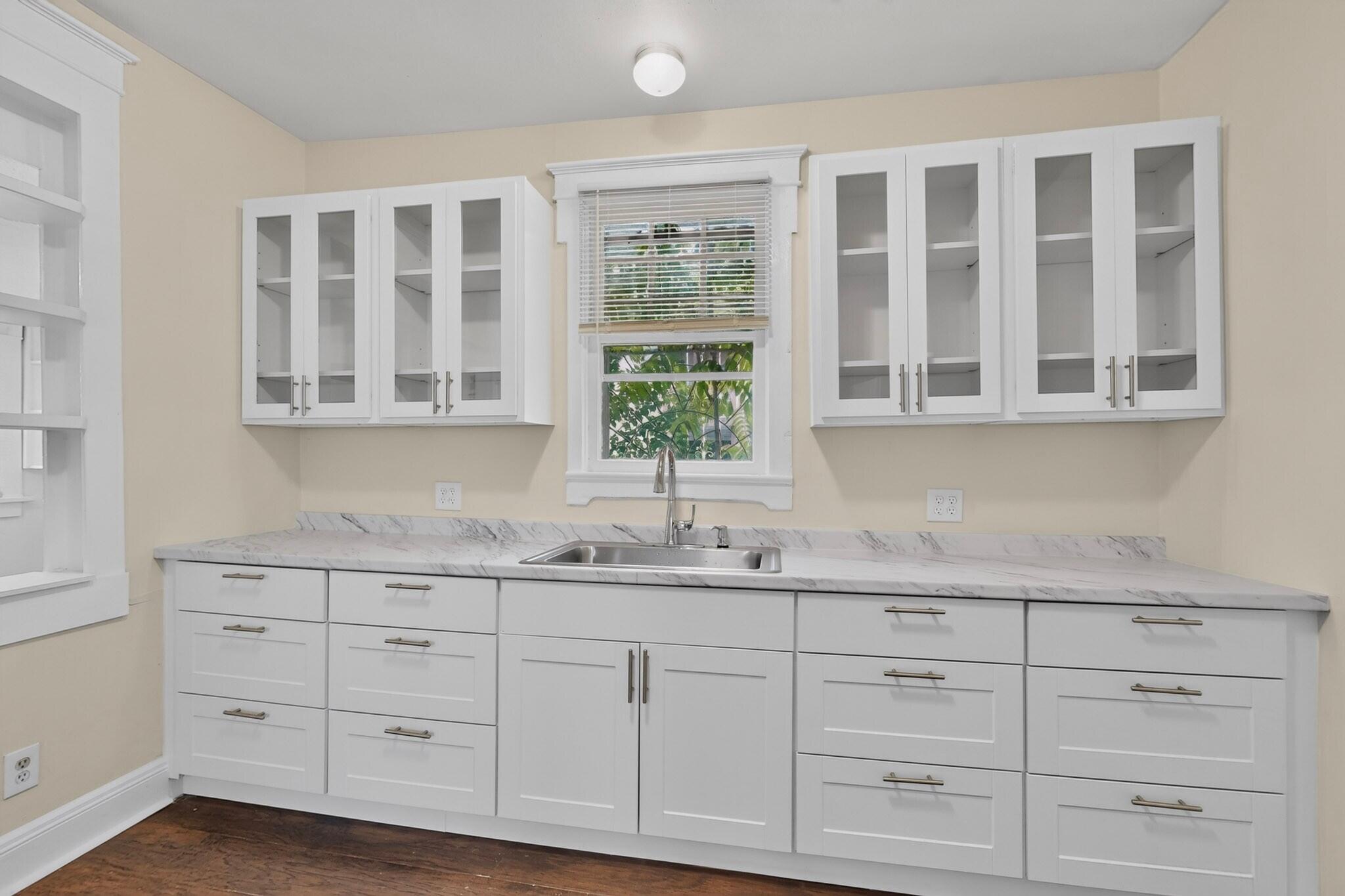 Photo 2 — 508 Marble Avenue NW