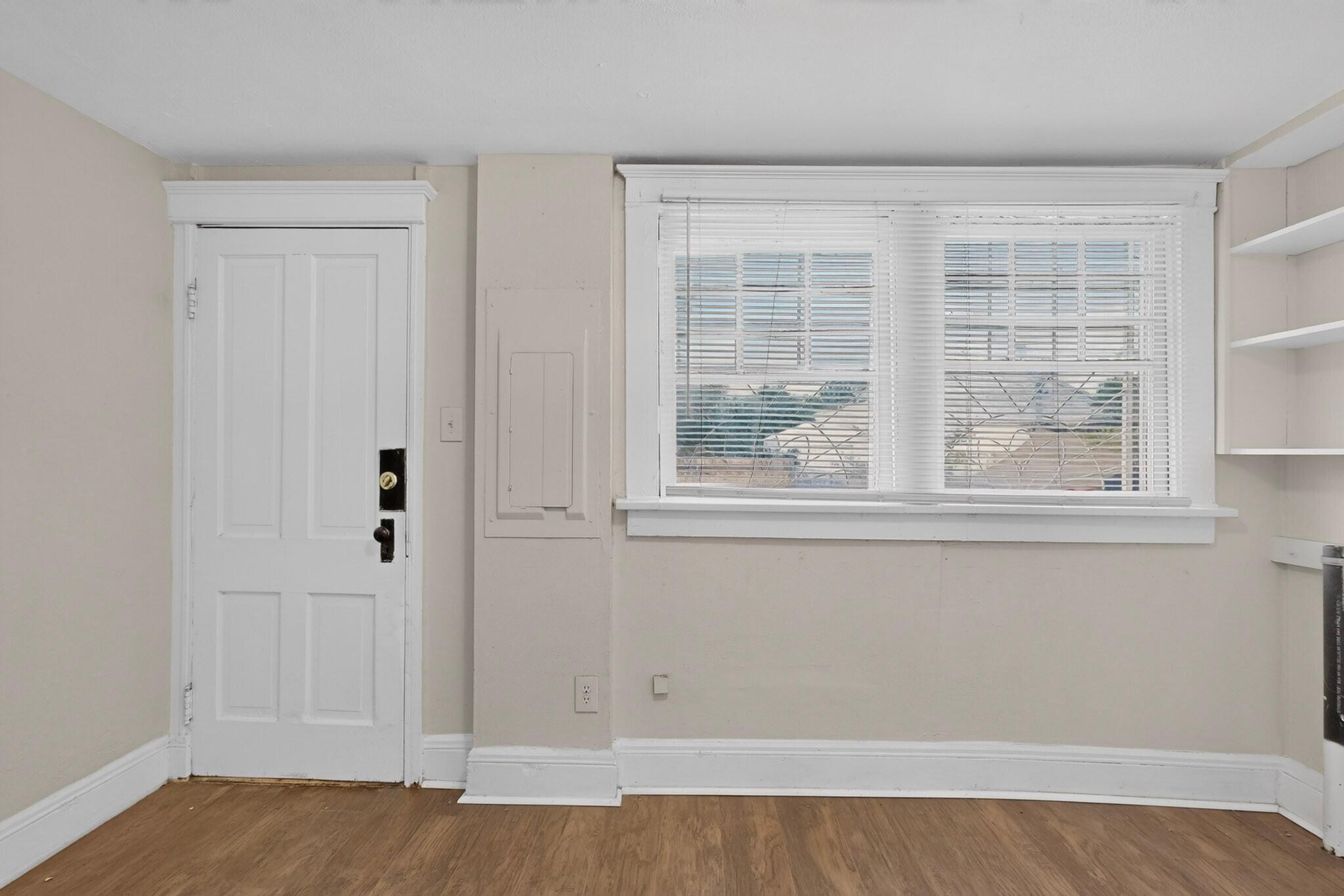 Photo 6 — 508 Marble Avenue NW