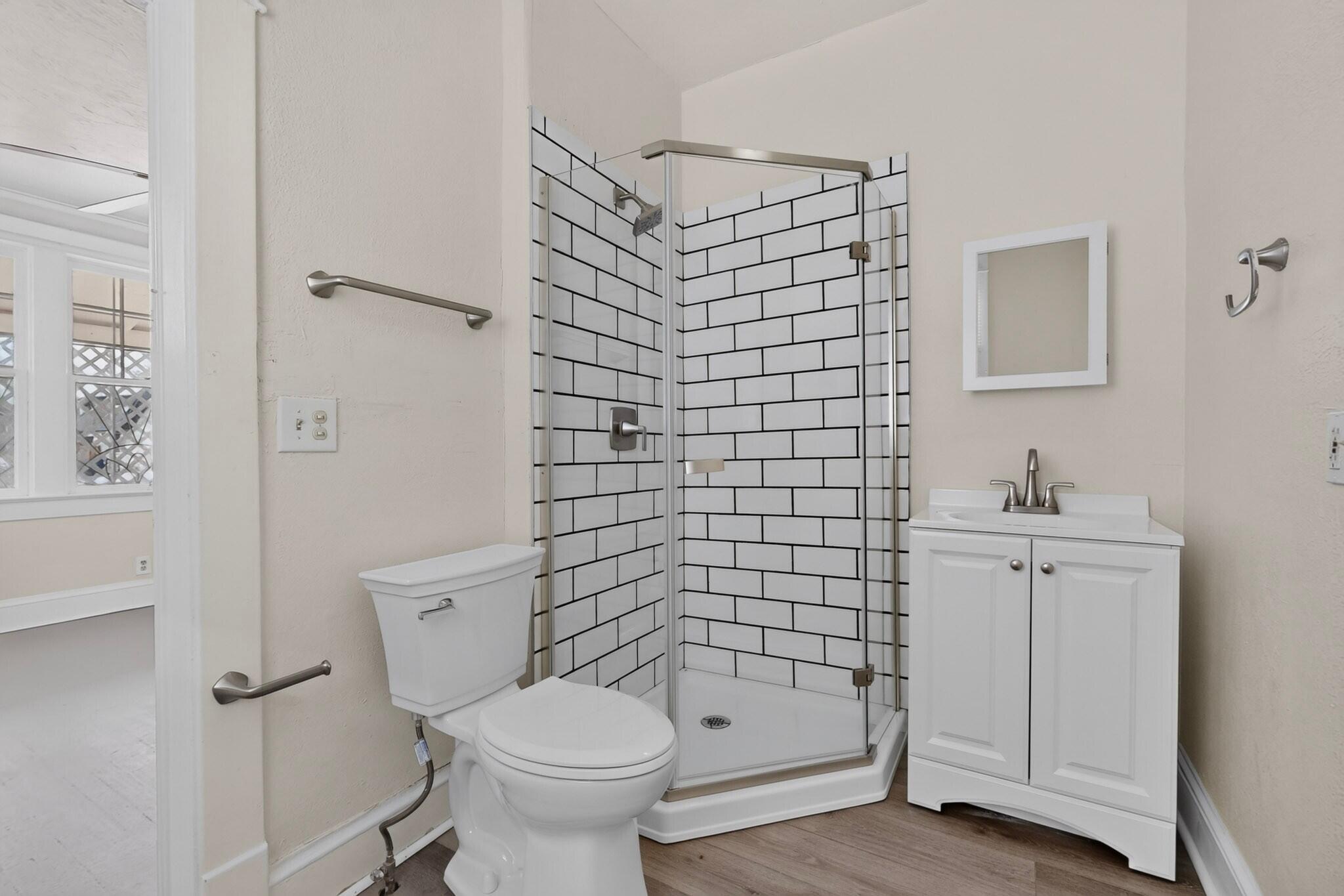 Photo 11 — 508 Marble Avenue NW