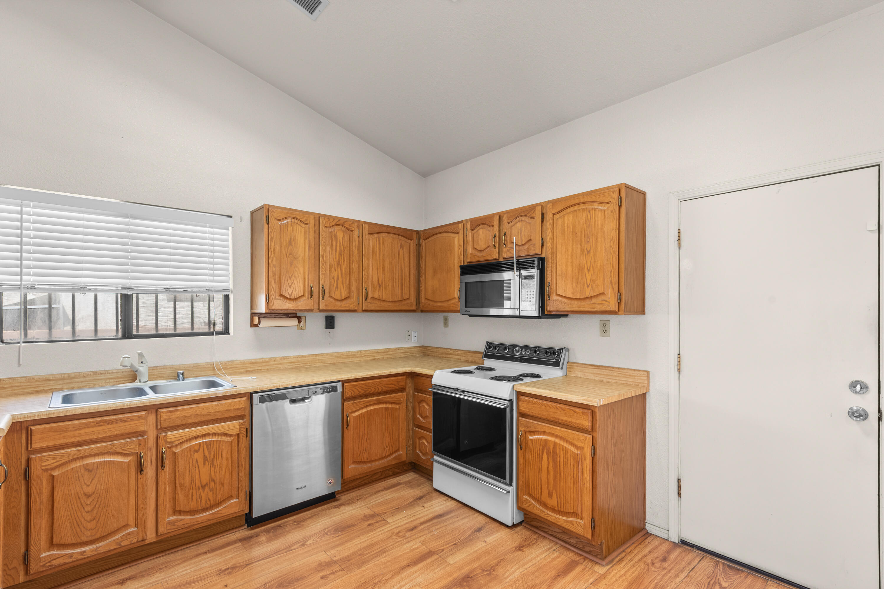Photo 16 — 7604 Elderwood Drive NW